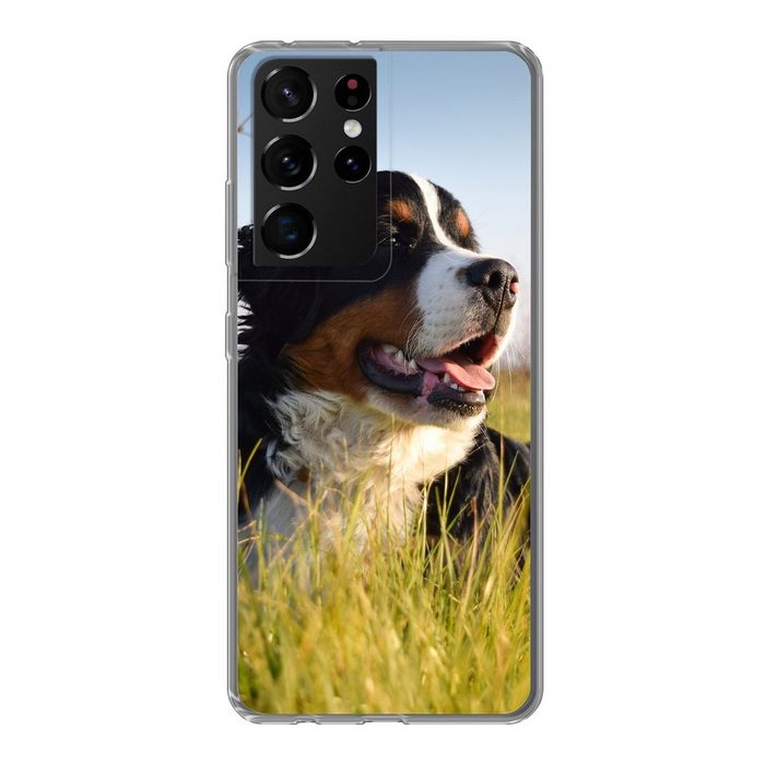 MuchoWow Handyhülle Berner Sennenhund im Gras liegend Phone Case Handyhülle Samsung Galaxy S21 Ultra Silikon Schutzhülle