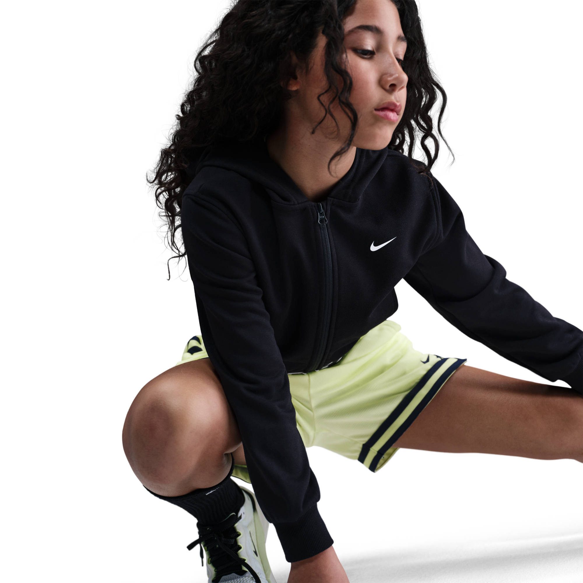 Nike Kapuzensweatjacke G NP DF FZ FLC HDY mit Kapuze, aus elastischem, schnell trocknendem Material