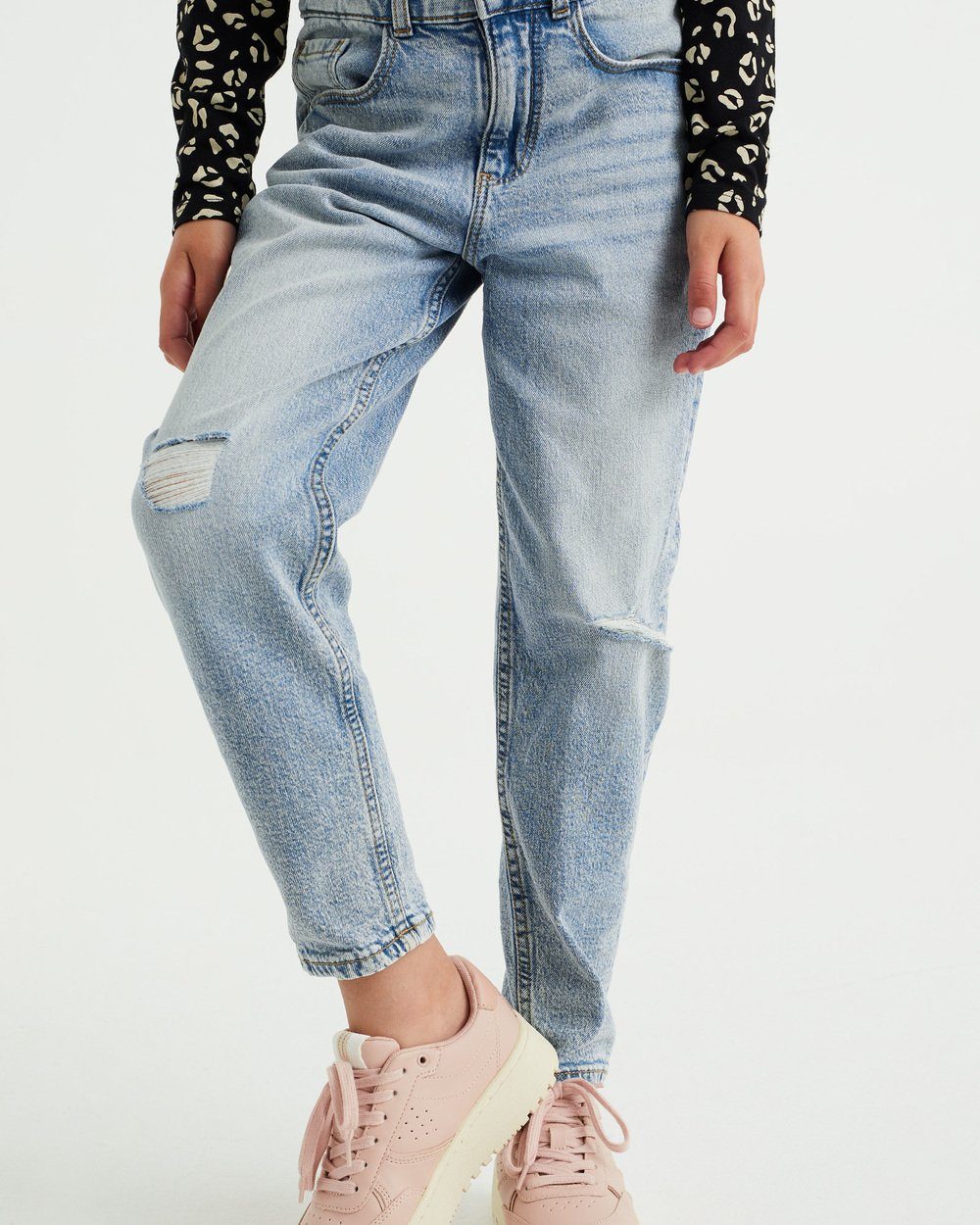 WE (1-tlg) Mom-Jeans Eisblau Fashion