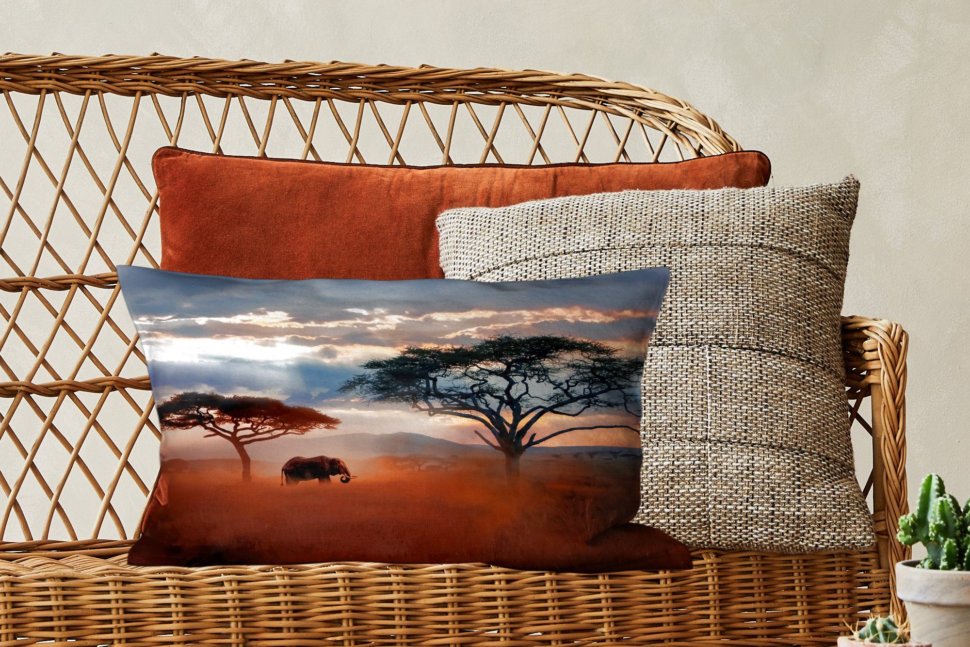 MuchoWow Afrika, Berg - Baum Zierkissen, Füllung, Wohzimmer - Dekoration, Dekokissen Dekokissen Elefant mit Schlafzimmer -