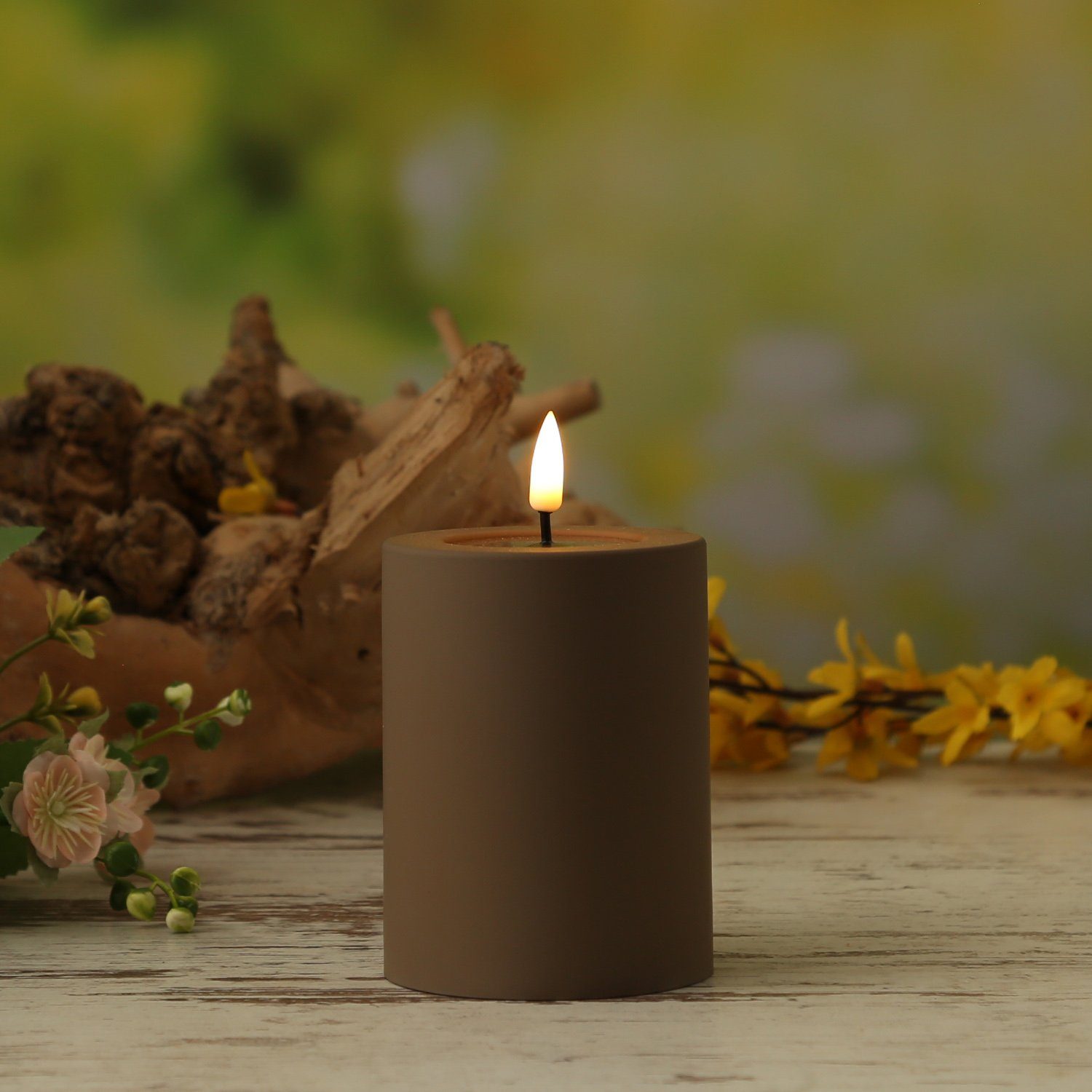 Deluxe Homeart LED-Kerze MIA Deluxe für Außen flackernd H: 10cm D: 7,5cm outdoor mokka braun, LED Classic, warmweiß (2100K bis 3000K)