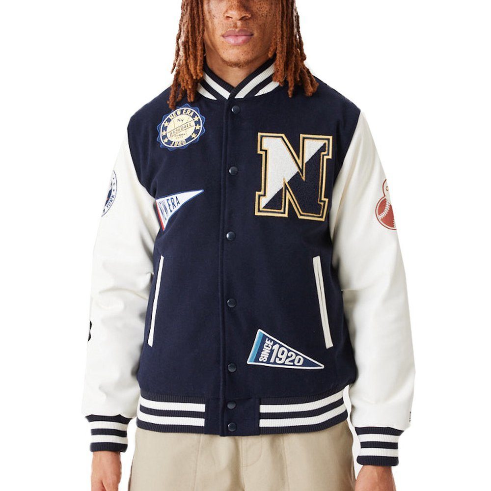 New Era Collegejacke Varsity College Heritage All Over Patch