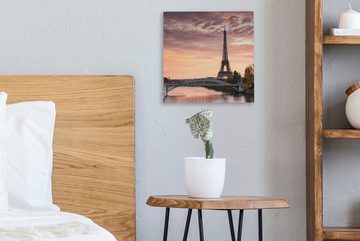 OneMillionCanvasses® Leinwandbild Ein wunderschöner orangefarbener Himmel über dem Eiffelturm in Paris, (1 St), Leinwand Bilder für Wohnzimmer Schlafzimmer