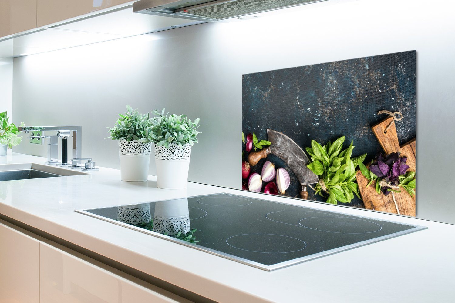 Gemüse Wandschutz, - - - Kräuter küchen Temperaturbeständig - Herdblende MuchoWow Zwiebel 60x40 - cm, Küchenrückwand aus (1-tlg), Rustikal, Wiegemesser Gewürze