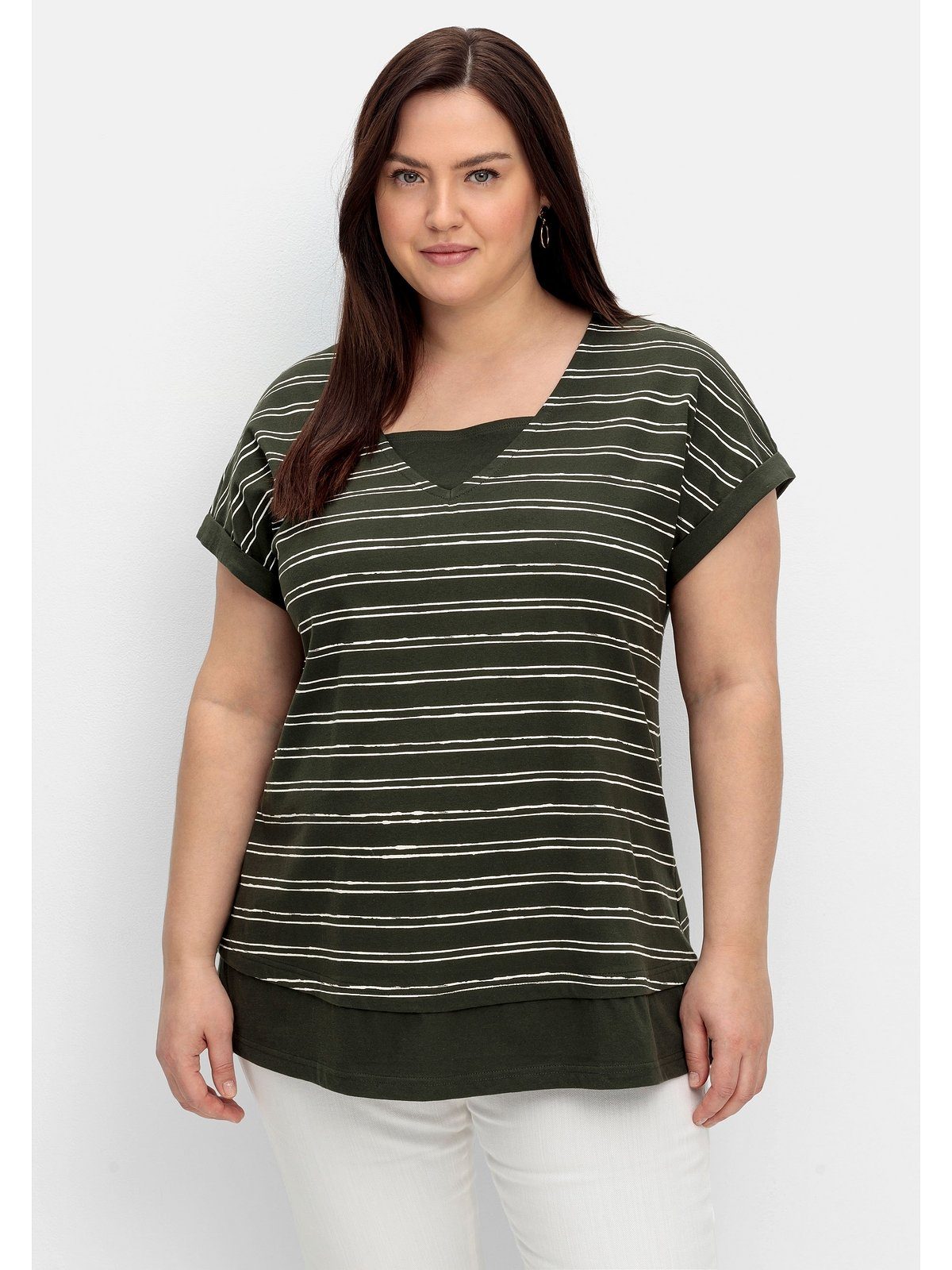 Sheego T-Shirt Große Größen im Lagenlook, aus reiner Baumwolle dunkeloliv gestreift