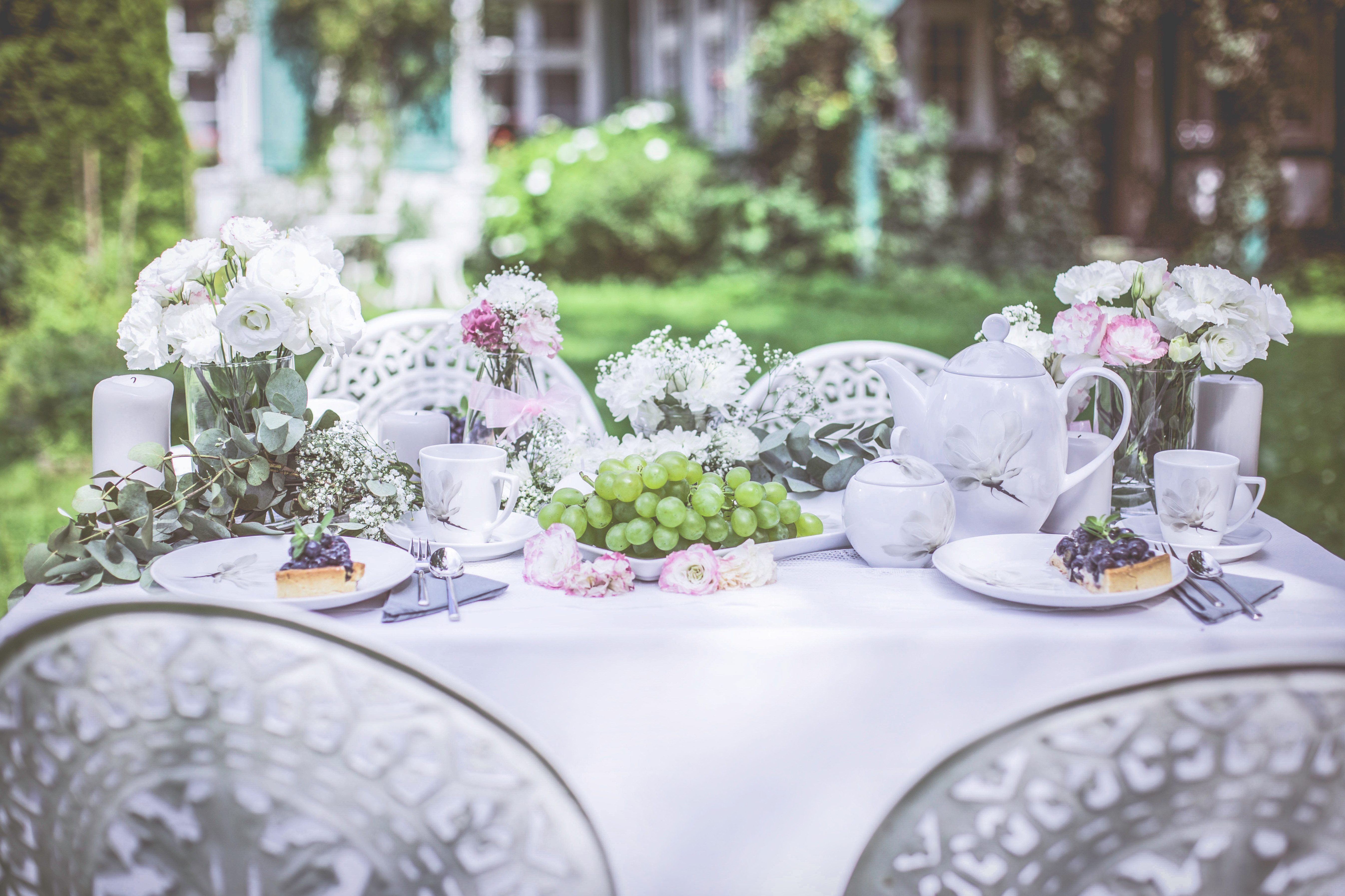 CreaTable Kombiservice Home Magnolie (16-tlg), 4 Personen, Porzellan, Dekor mit Magnolienblüte