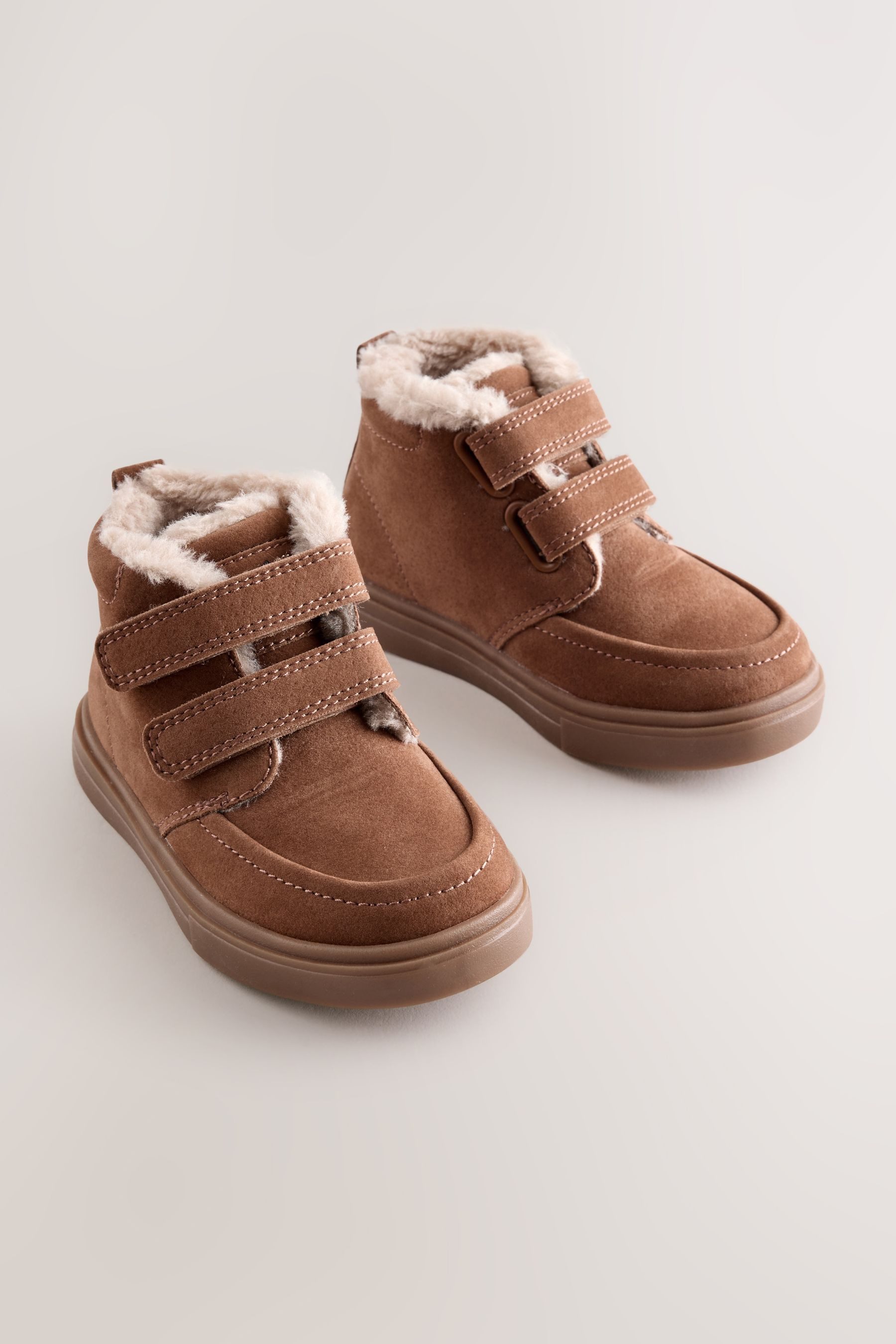 Next Stiefel mit warmem Futter und Klettverschluss Klettstiefel (1-tlg)