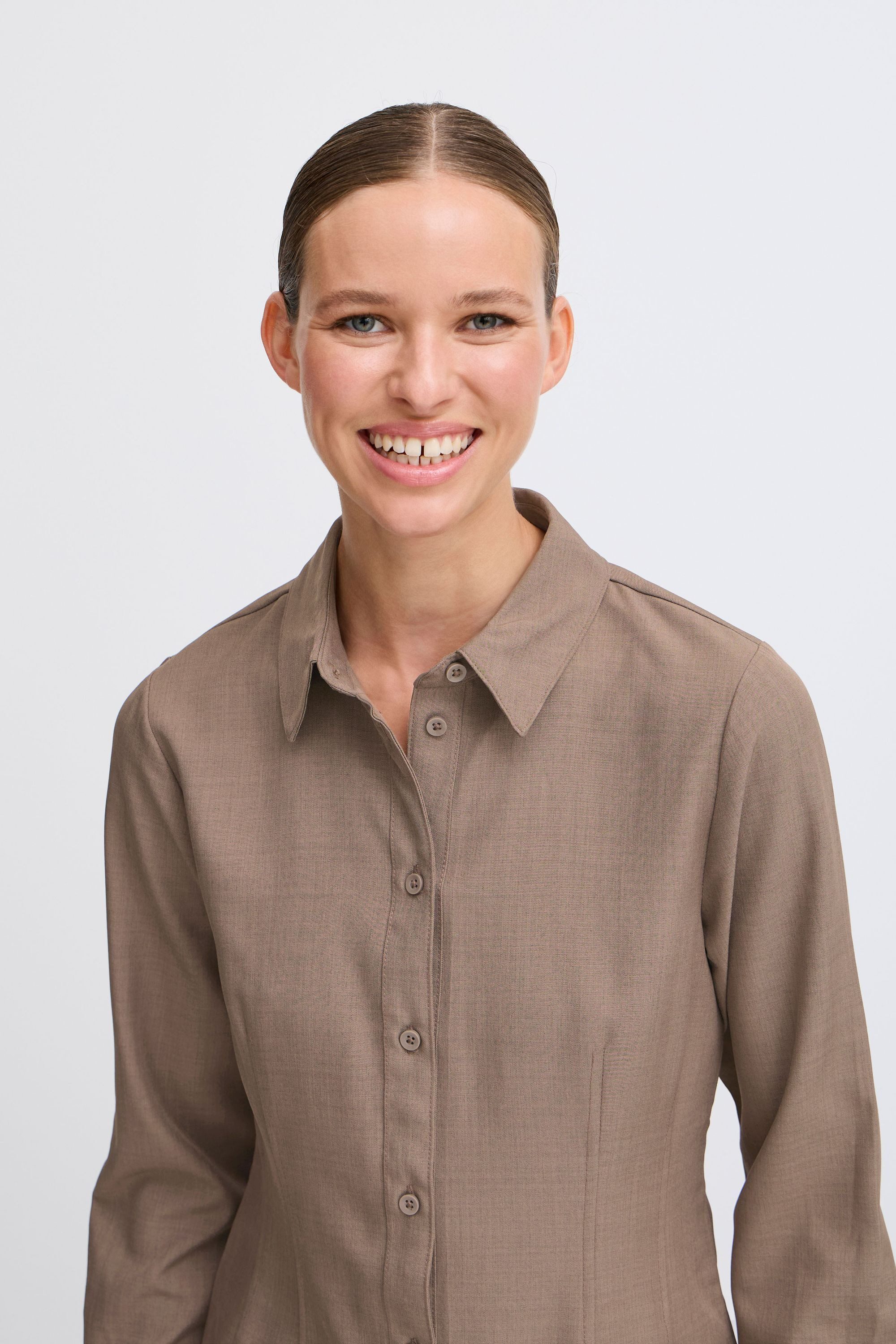b.young Langarmhemd BYMMIDDE SHORT SHIRT - LIGHT WOVEN
