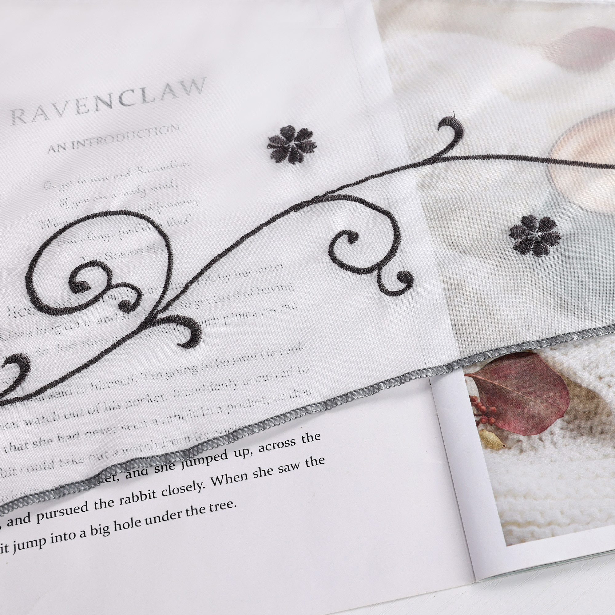 Joyswahl Raffrollo, mit Stangendurchzug, mit Schicker dreieckiger Saum, Voi günstig online kaufen