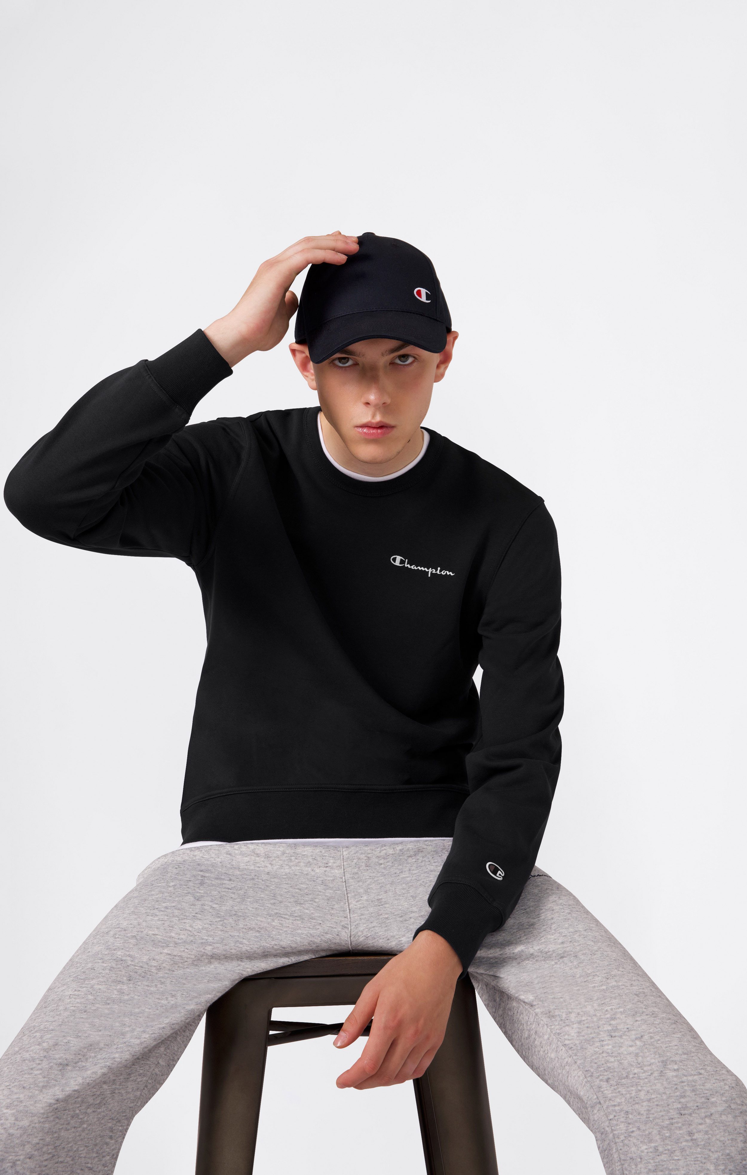 Champion Sweatshirt ICONS CONTRAST Fleece Crewneck Sweatshirt mit Crewneck-Ausschnitt, aus Baumwolle und Polyester