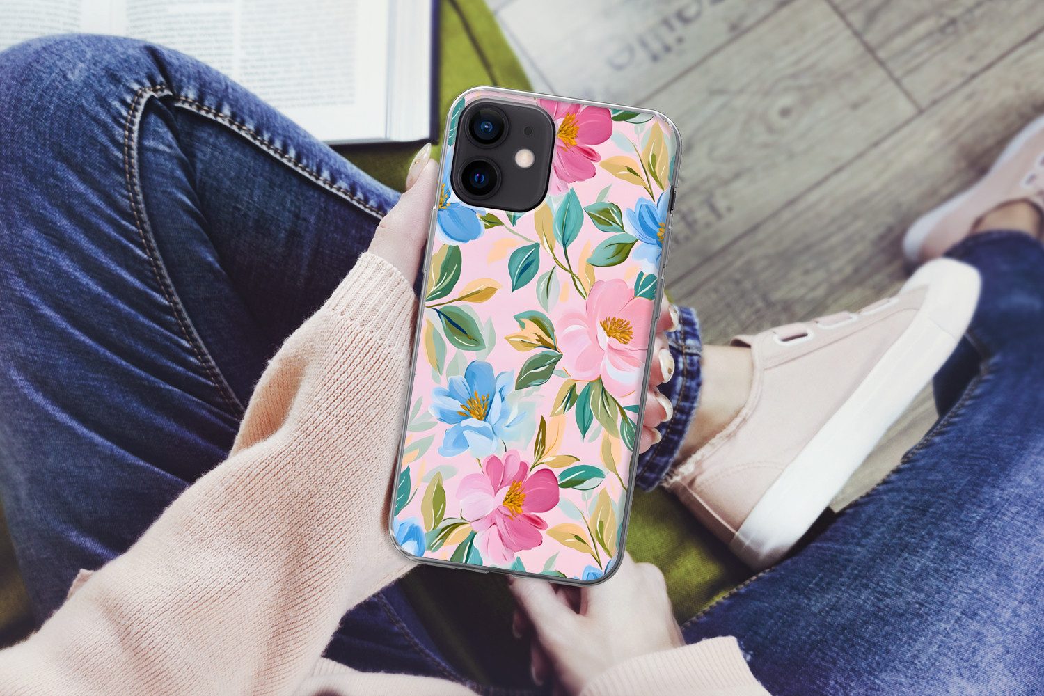 MuchoWow Handyhülle für Apple iPhone 12 Blau - Rosa - Blumen, Smartphone-Bumper, Print, Handy Schutzhülle Dünn