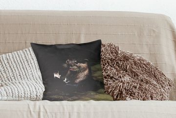 MuchoWow Dekokissen Otter mit Futter im Wasser, Zierkissen mit Füllung für Wohzimmer, Schlafzimmer, Deko, Sofakissen