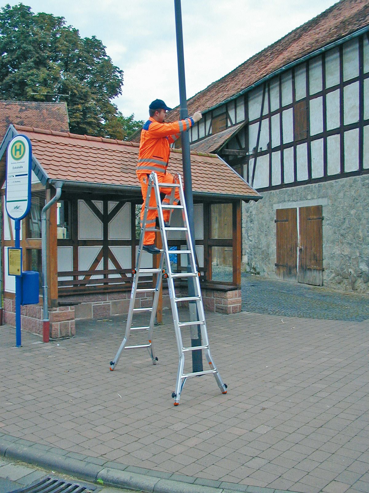 KRAUSE Gelenkleiter TeleVario, Alu, 4x5 Sprossen, Arbeitshöhe ca. 606 cm