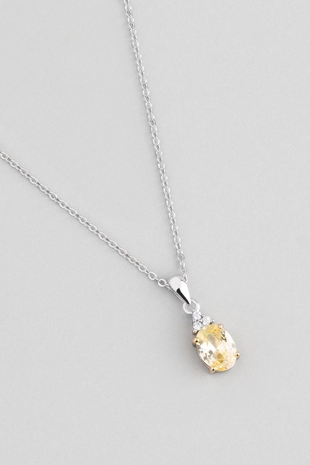 So CHIC... Kette mit Einhänger Minimal 18K Weißgold Plattiert 45cm Anhänger