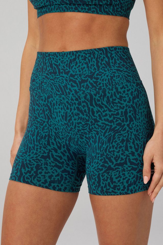 Fabletics Shorts SEAMLESS SCRUNCH SHORT 4" aus elastischem Material