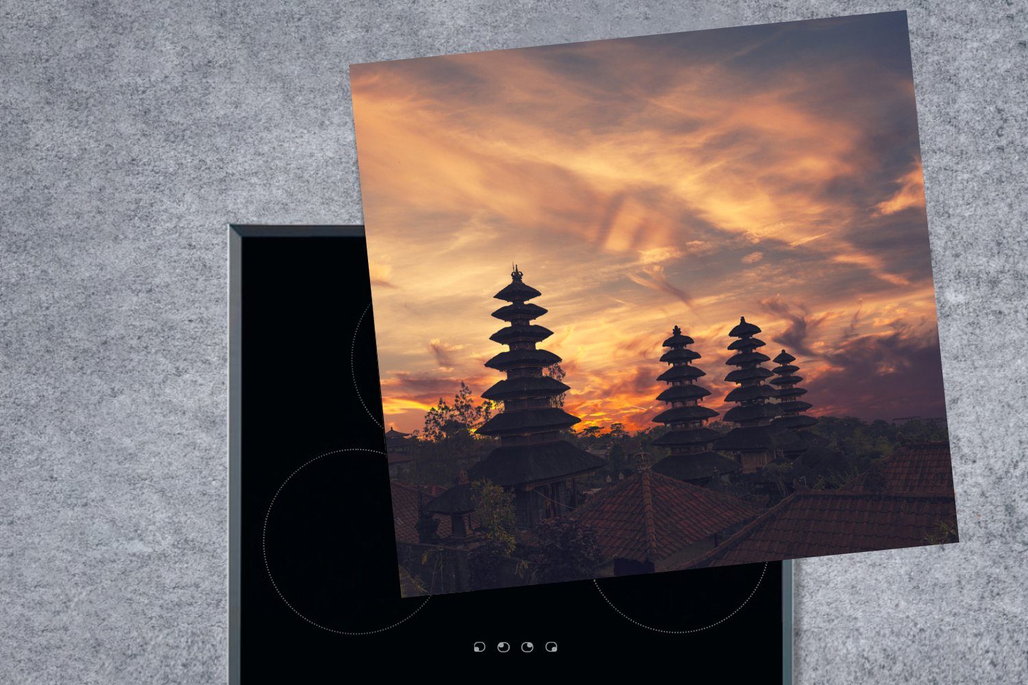 (1 für Herdblende-/Abdeckplatte bei Besakih-Tempel küche MuchoWow Pura 78x78 Sonnenuntergang, Ceranfeldabdeckung, Arbeitsplatte tlg), Bali cm, Vinyl, in