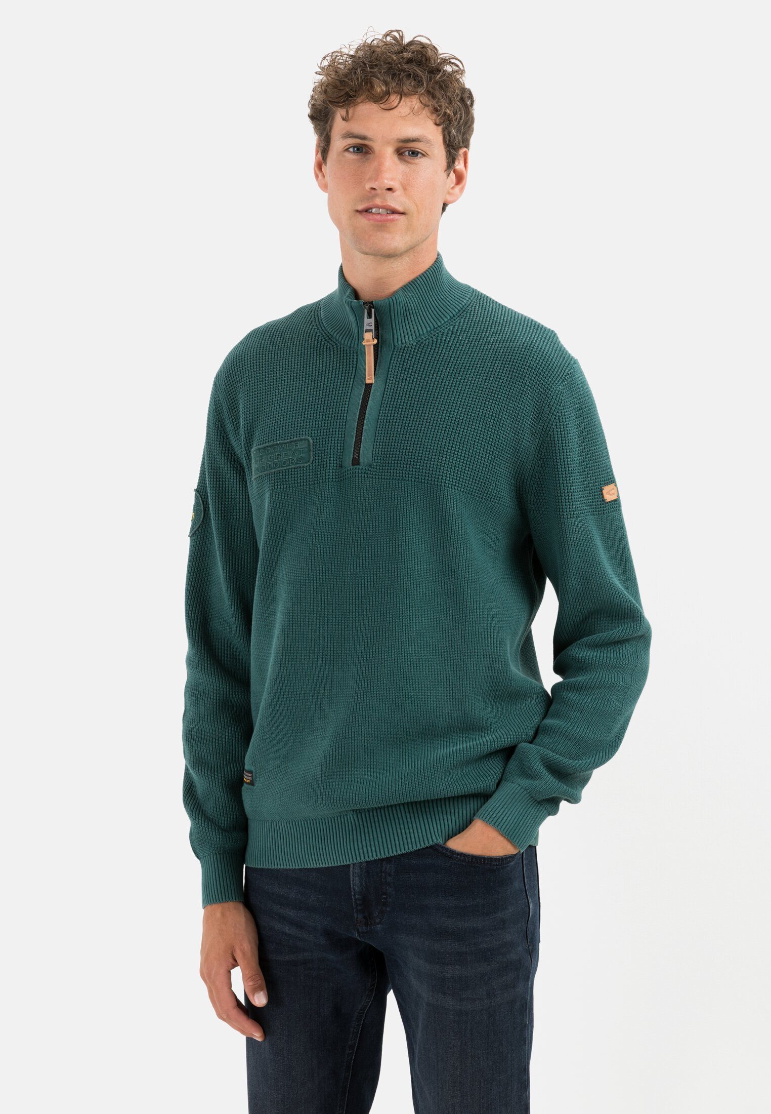 camel active Stehkragenpullover aus Organic Cotton Markenlabel