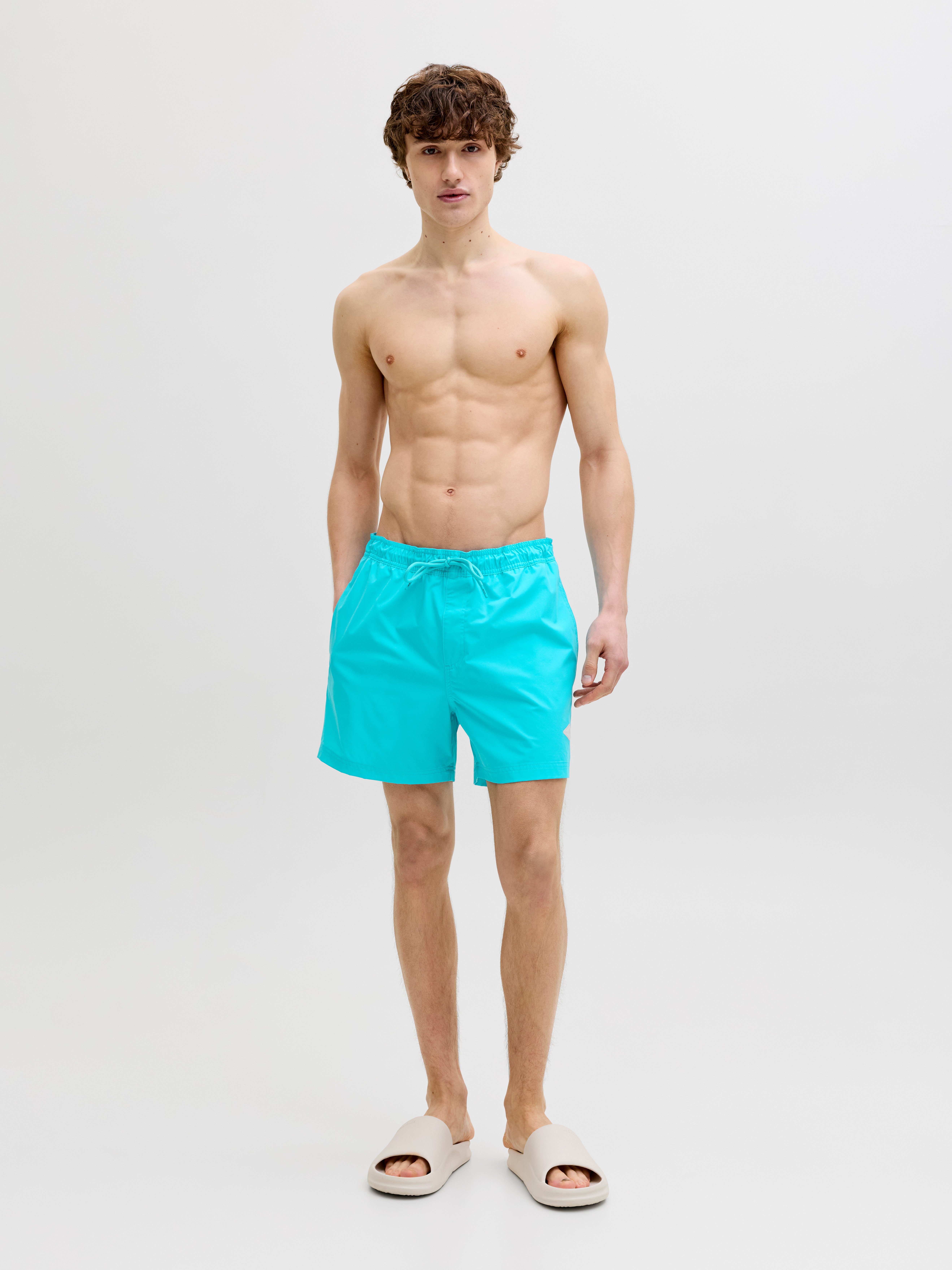 Jack & Jones Badeshorts JPSTMAUI TROPIC SOLID SWIM SHORTS SN Kunstfaser, normal geschnitten