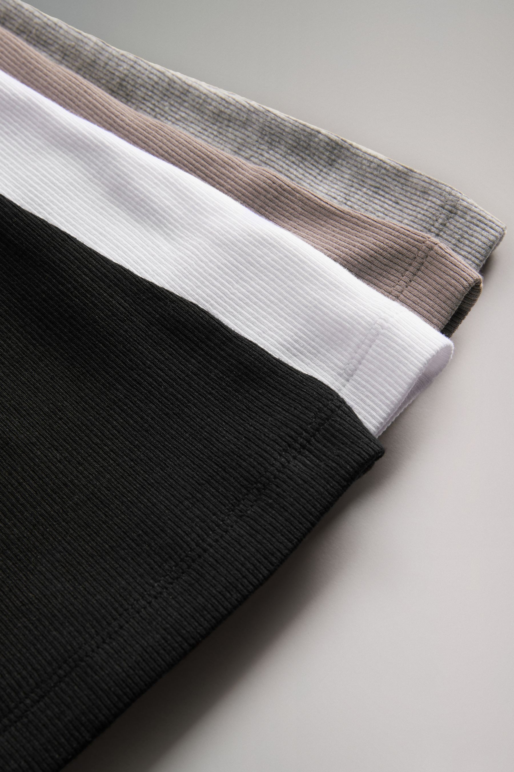The Set Langarmshirt The Set gerippte Henley-Langarmshirts, 4er-Pack (4-tlg)