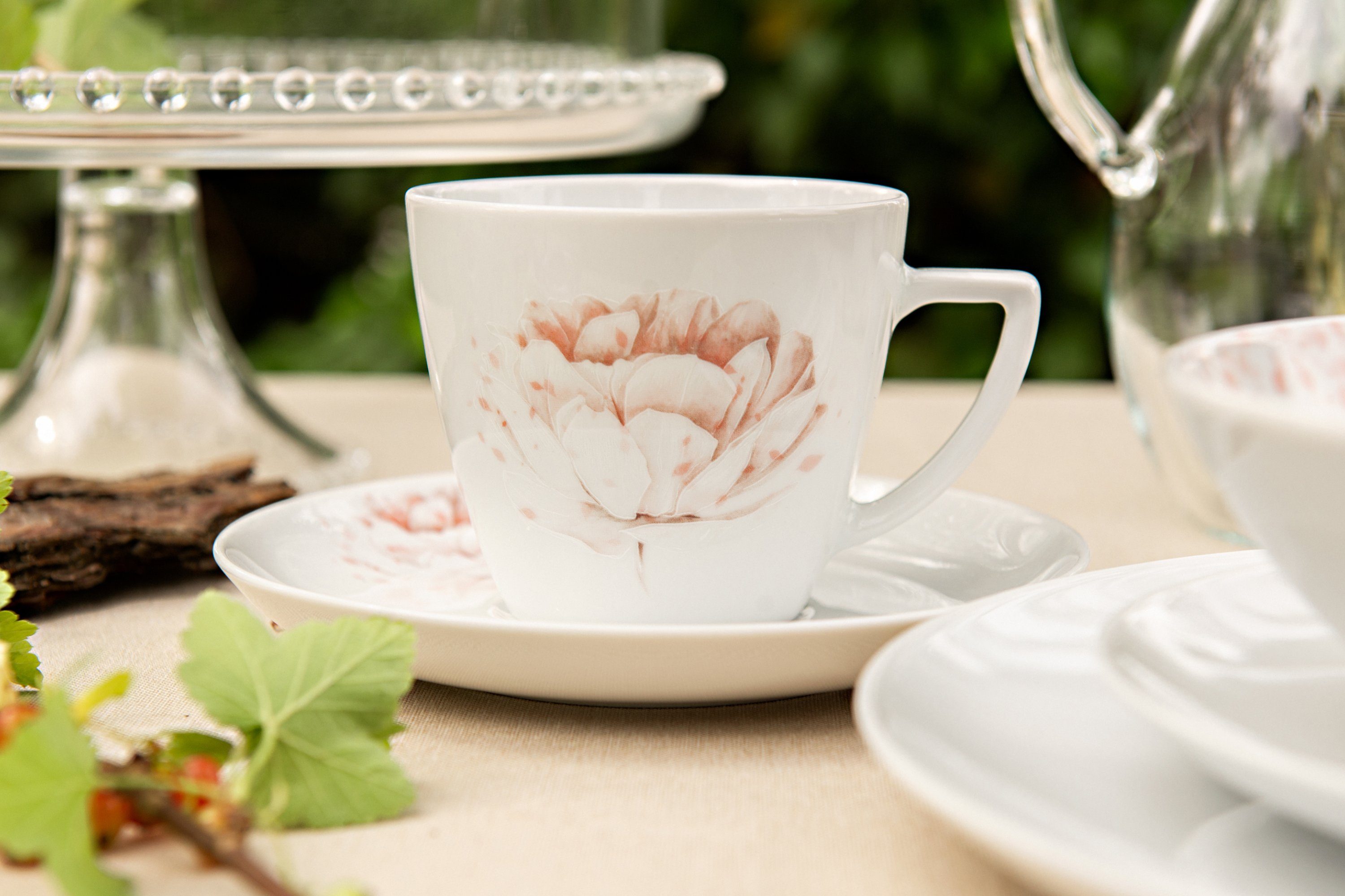 KONSIMO® Kaffeeservice BOSS Tassen & Untertassen Teeservice (12-tlg), 6 Personen, Porzellan, rund, Elegant-Stil, 350ml