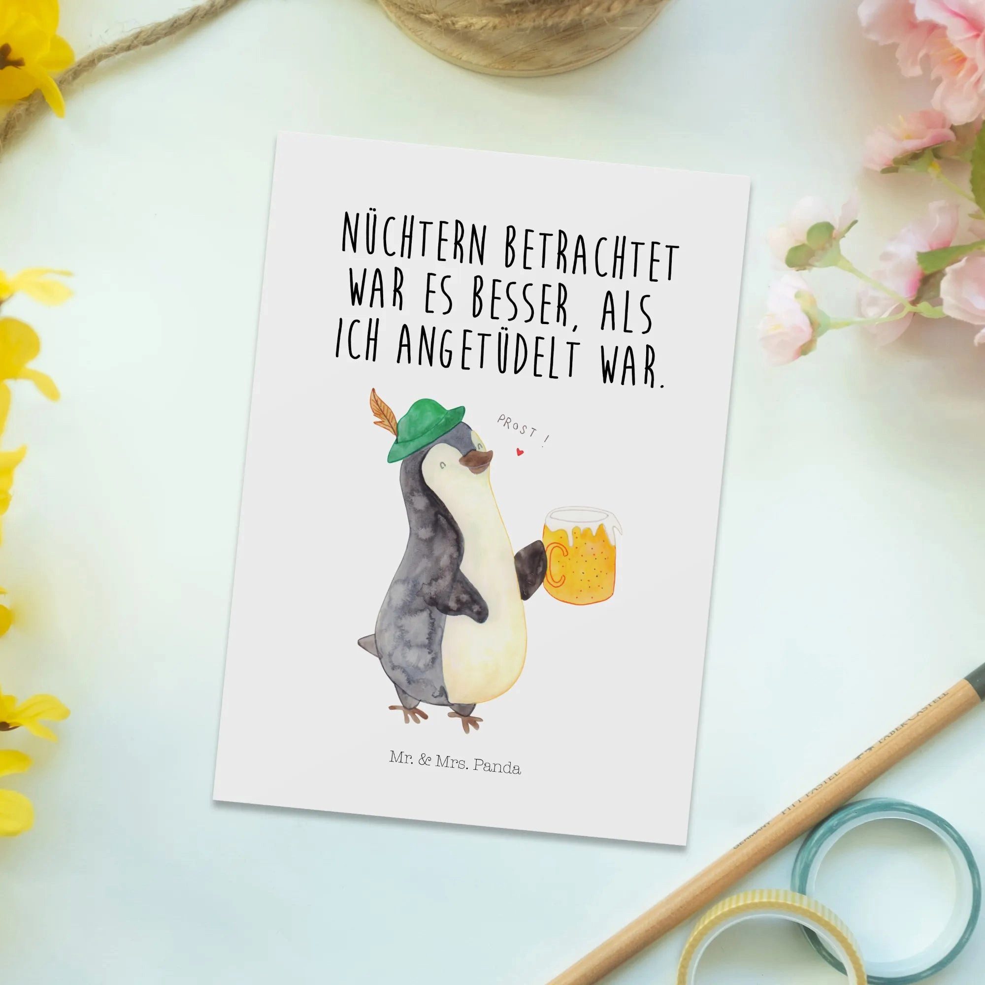 Thumbnail - Mr. & Mrs. Panda Postkarte Pinguin Bier - Weiß - Geschenk, Einladungskarte, Feierabend, Pinguine, Charmantes Design