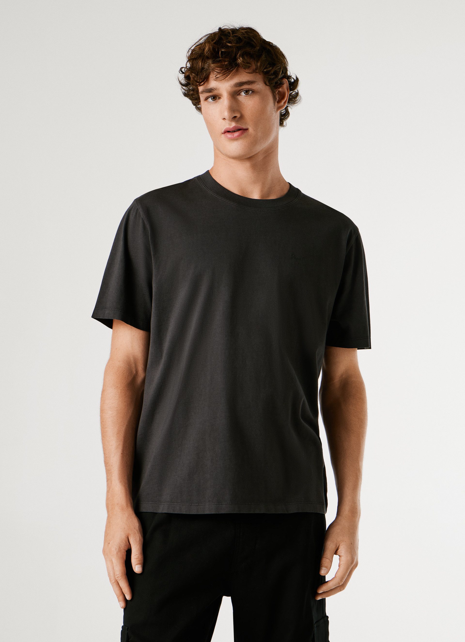 Pepe Jeans T-Shirt JACKO mit kleinem Ton-in-Ton Logoschriftzug