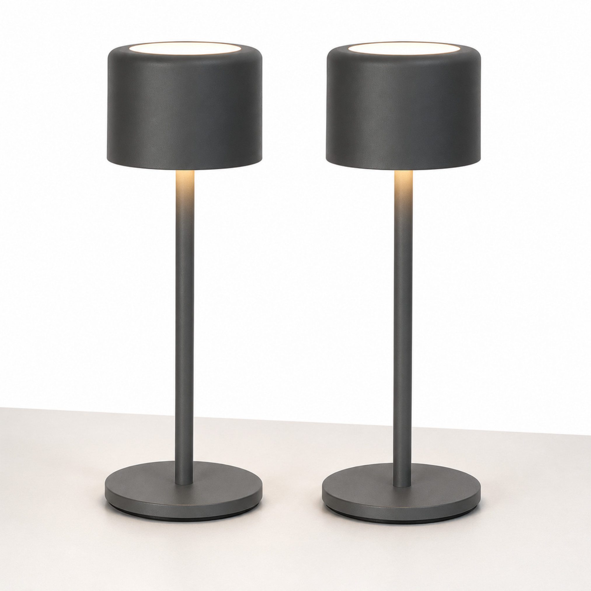 Lichthandel Hoch USB-Tischleuchte Juna LED Akku Outdoor Tischlampe dimmbar 3 Lichtfarben IP54 (Set, 2er Set), bis zu 50 Stunden Leuchtdauer, für Gartentisch, Terrasse oder Balkon.