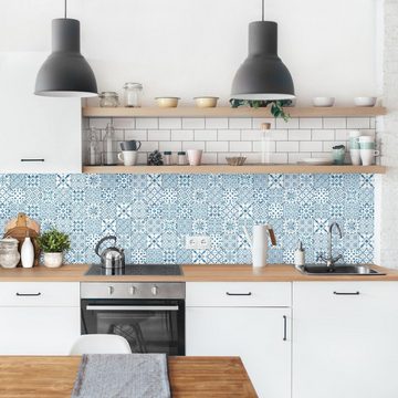 Bilderdepot24 Küchenrückwand blau dekor Fliesenoptik Muster Aquarell Vintage Musterfliesen Weiß, (1-tlg., Nischenrückwand - für Fliesenspiegel ohne Bohren - matt), Spritzschutz Rückwand Küche Herd - Folie selbstklebend versch. Größen