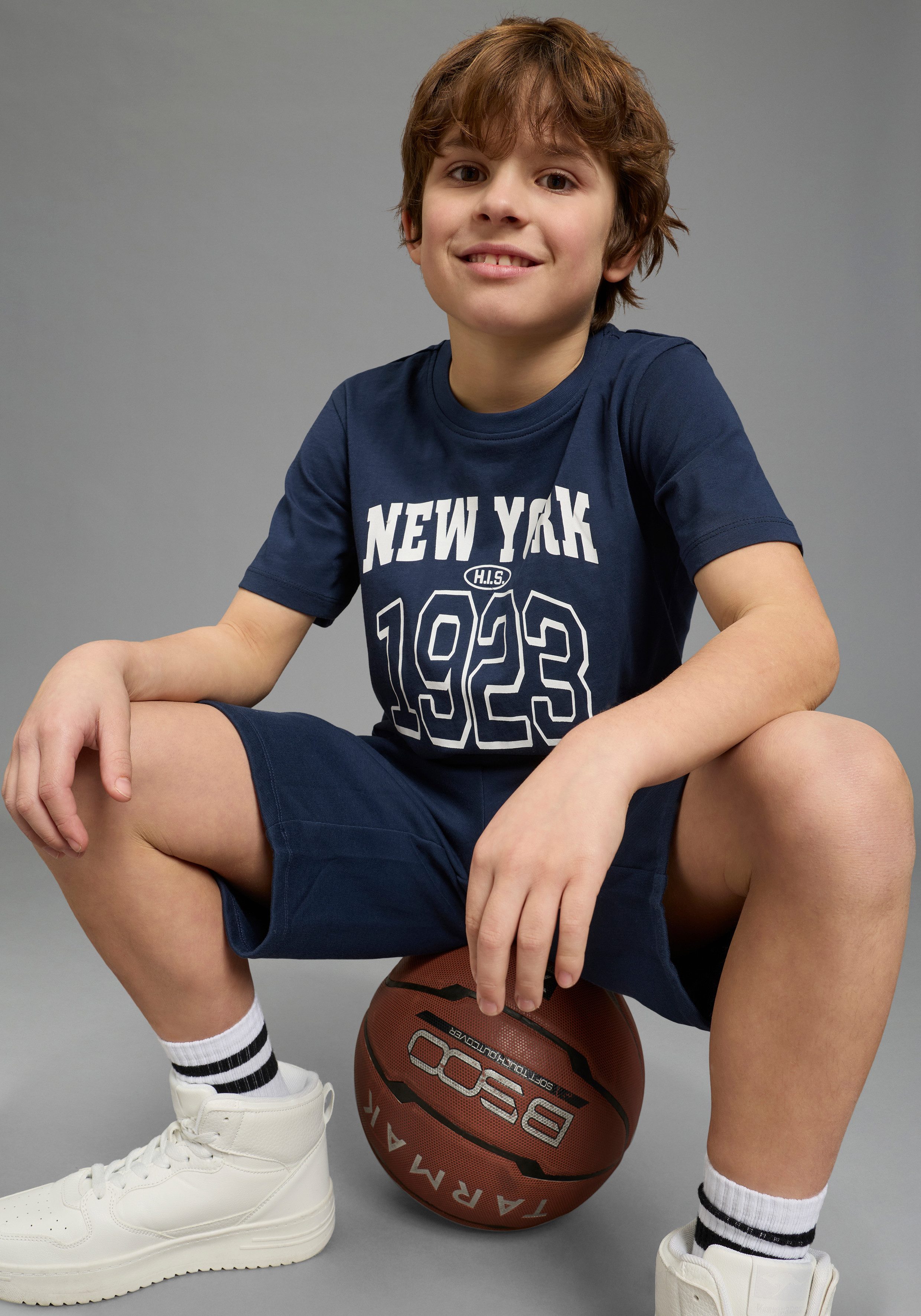 H.I.S Shirt & Hose 2tlg Set: T-Shirt+Sweatbermudas (Set, 2-tlg., 2) verschiedene Größen, bedrucktes Design, aus Baumwollmischung