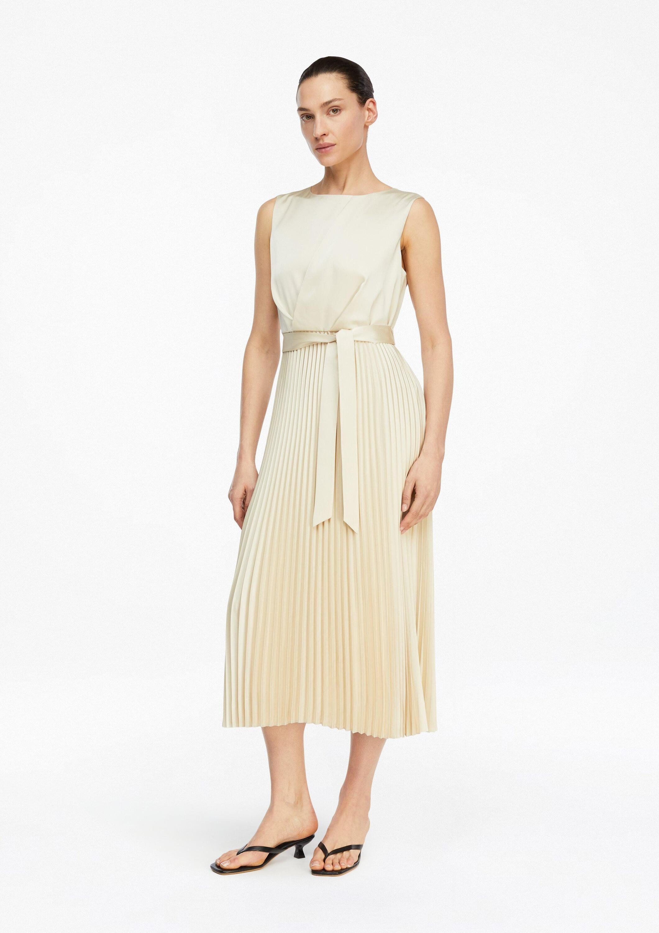comma Midikleid Kleid Satinkleid mit Plissée-Rock günstig online kaufen