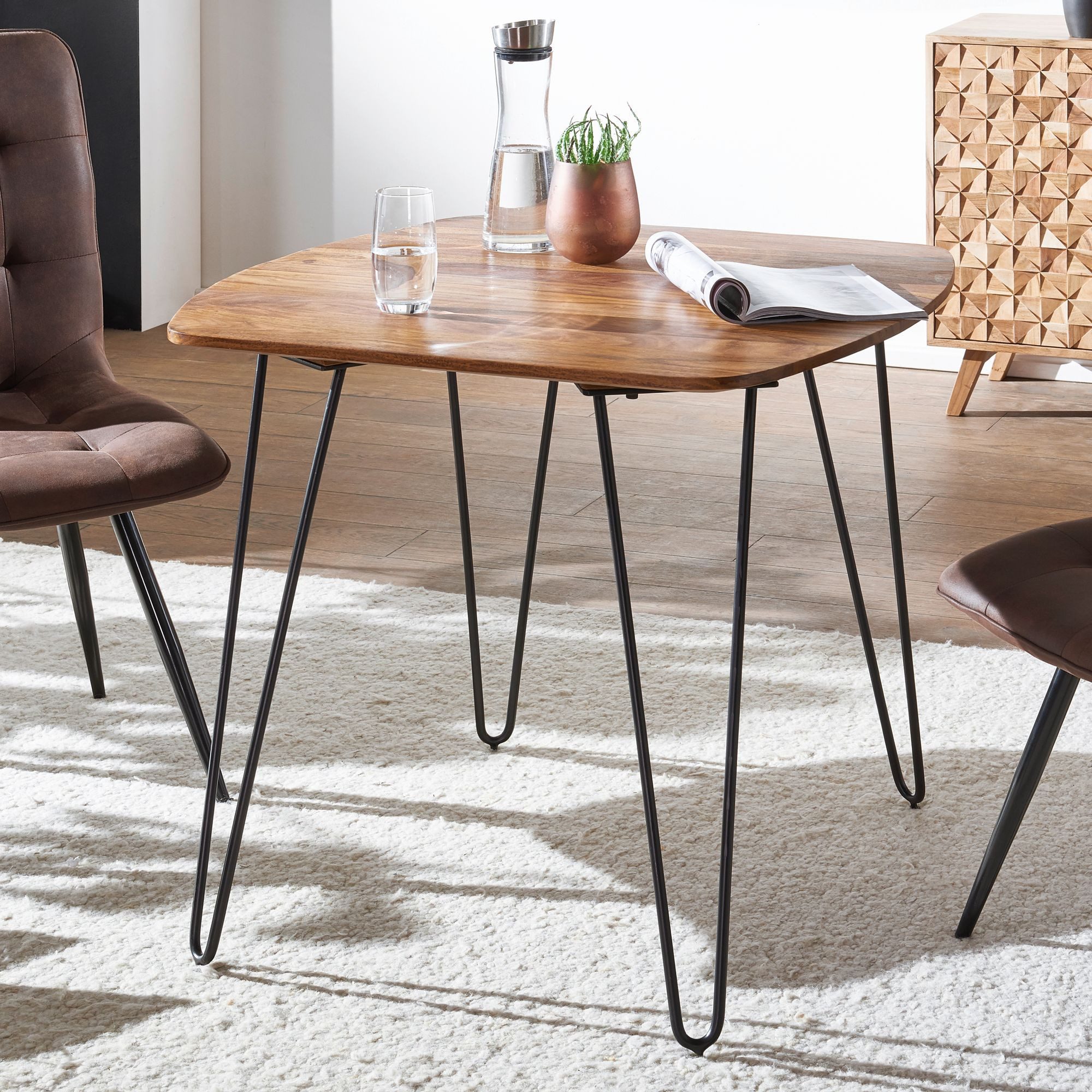 furnicato Esstisch Massivholz, Walnuss Finish 80x80x76 cm (1-St), Stabiler Outdoor-Tisch mit abgerundeten Ecken für dein Esszimmer