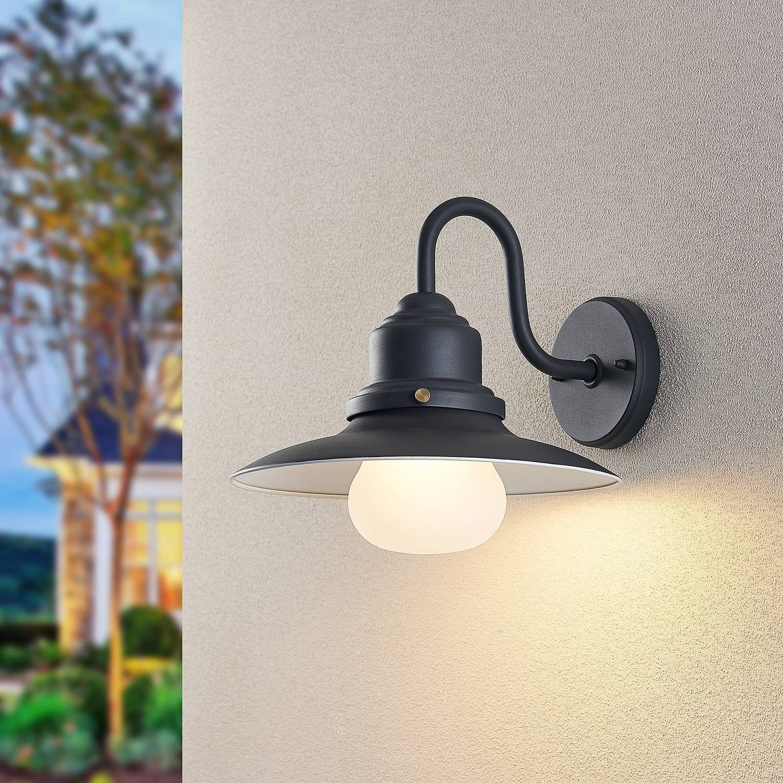 Lindby Außen-Wandleuchte Roisin, Metall, Alu IP44, 1 x 60 W