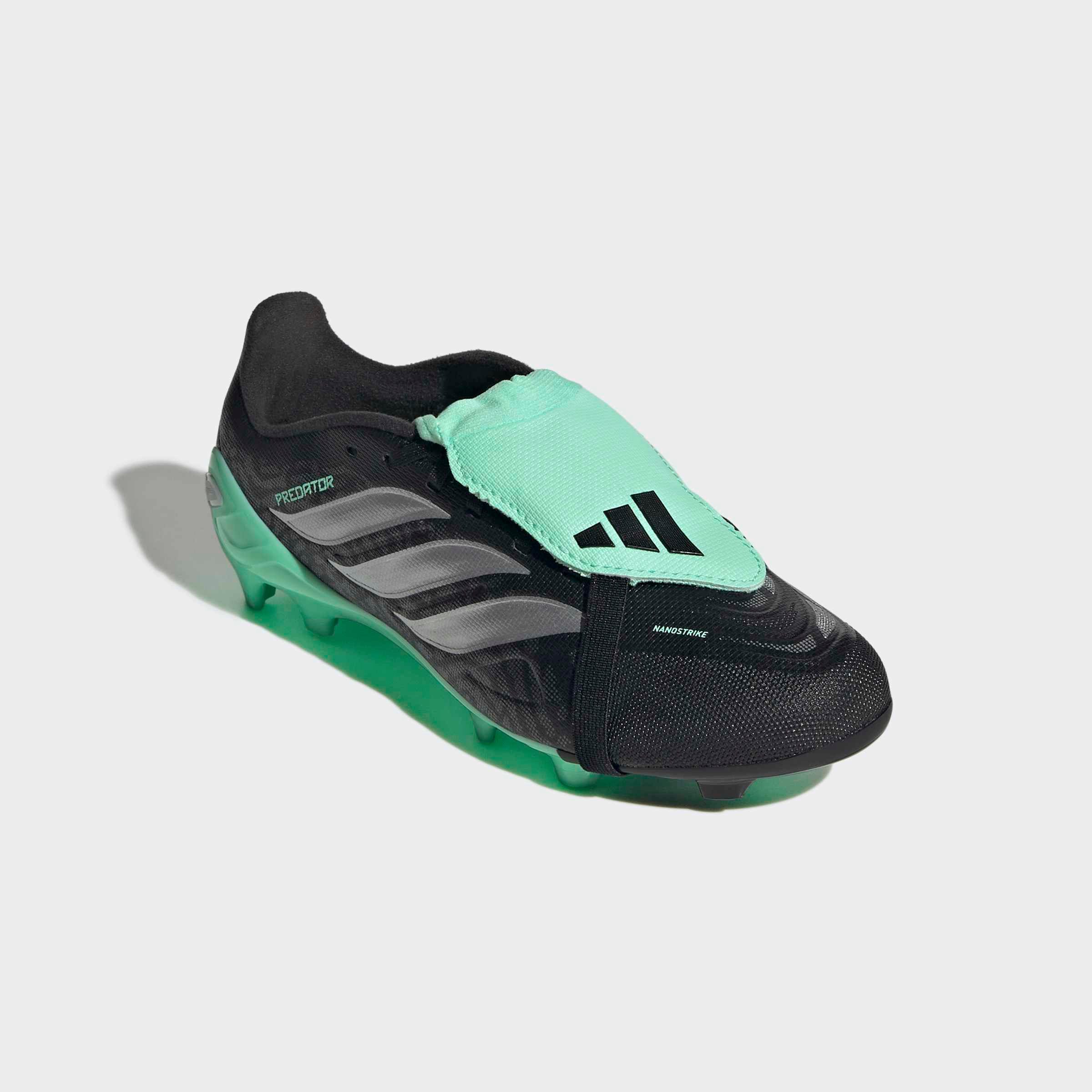 adidas Performance PREDATOR LEAGUE KIDS, FESTE BÖDEN, UMSCHLAGBARE ZUNGE Fußballschuh für Rasen und feste Böden, Jugendliche & Kinder, gespielt bei der WM