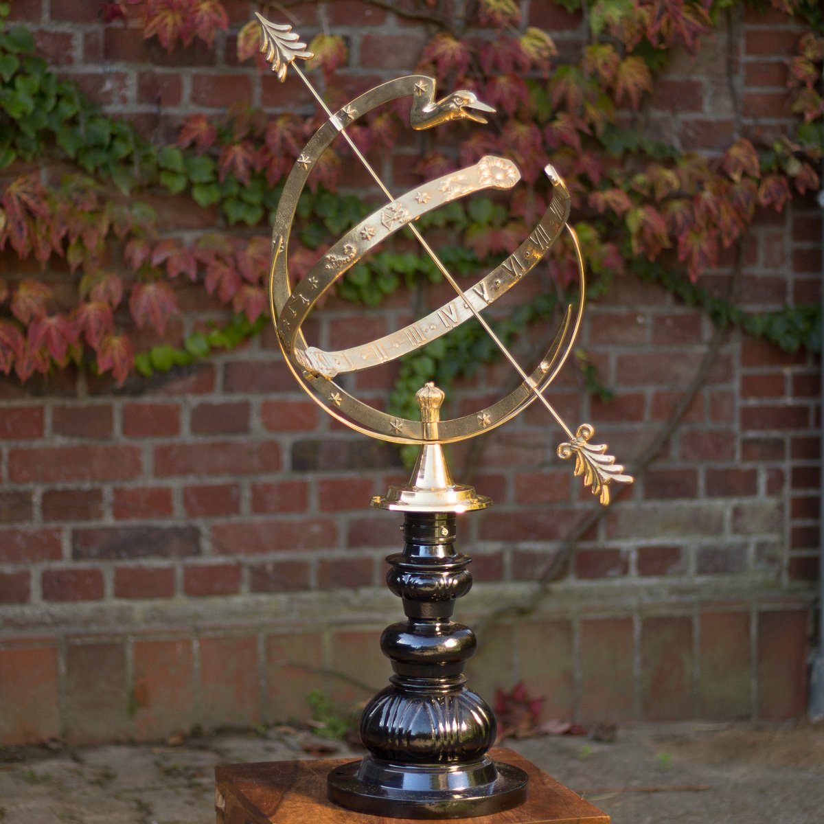 Antikas Wanduhr Astrologische Sonnenuhr, Parkdeko, Landhaus Gartenuhr aus Messing