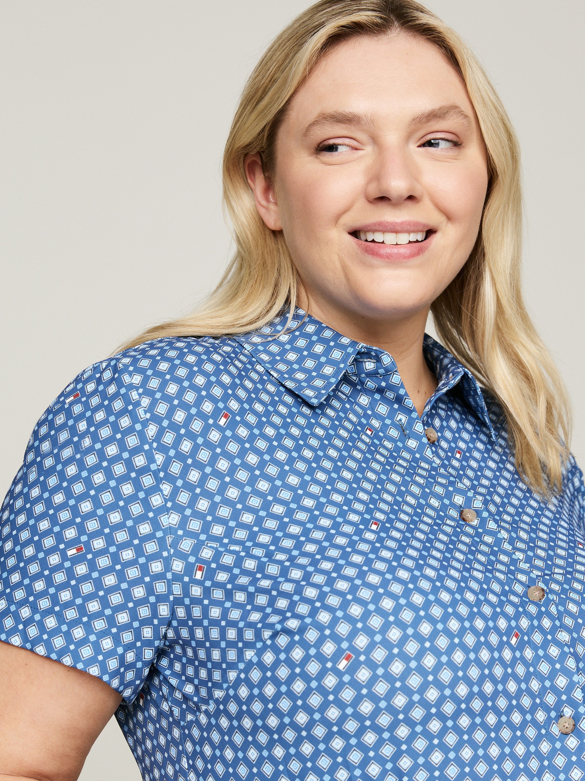 Tommy Hilfiger Curve Hemdblusenkleid CRV FOULARD PLEATED SHIRTDRESS Große G günstig online kaufen