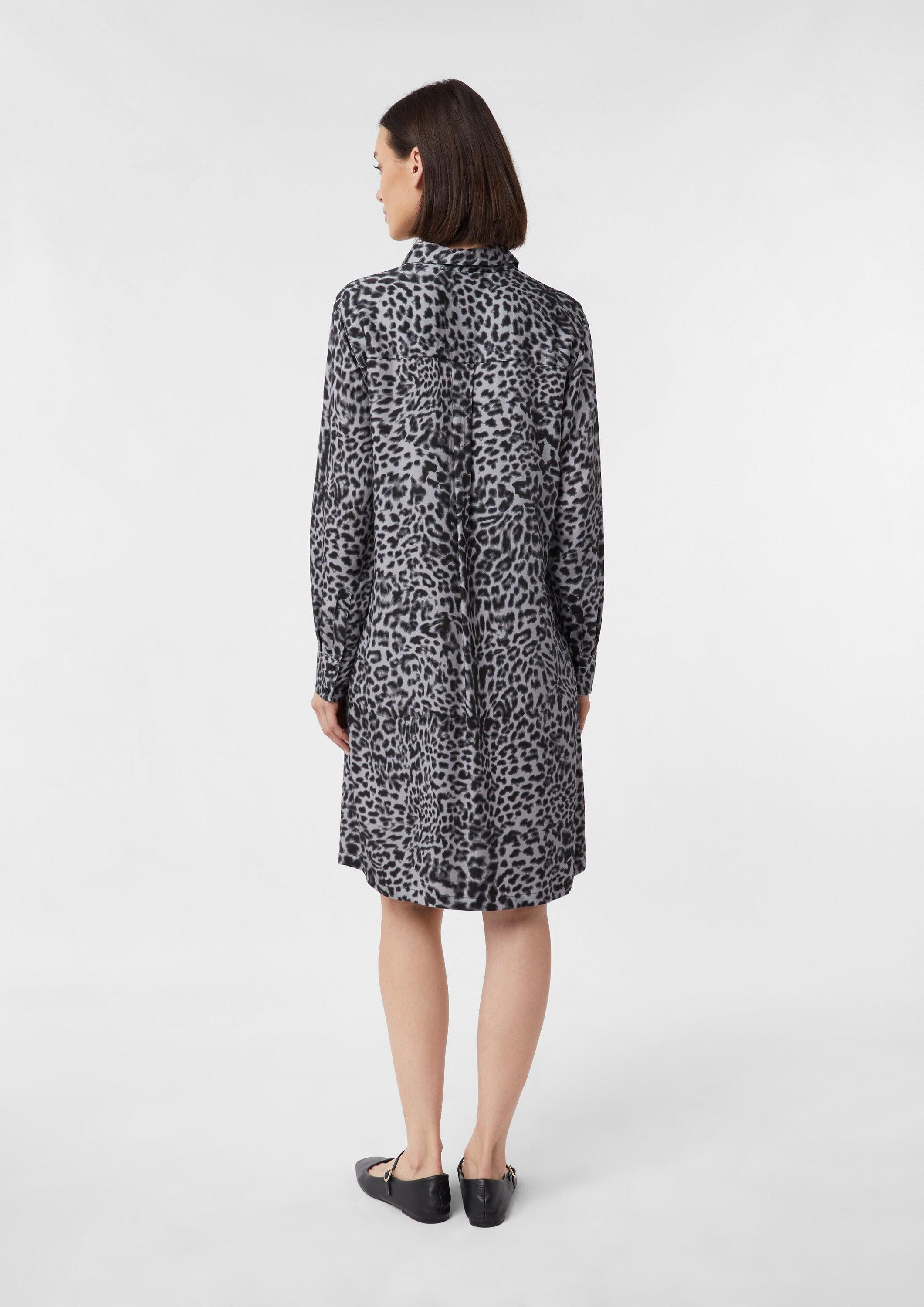 comma Minikleid Kleid Hemdblusenkleid aus Viskose mit Leo-Print