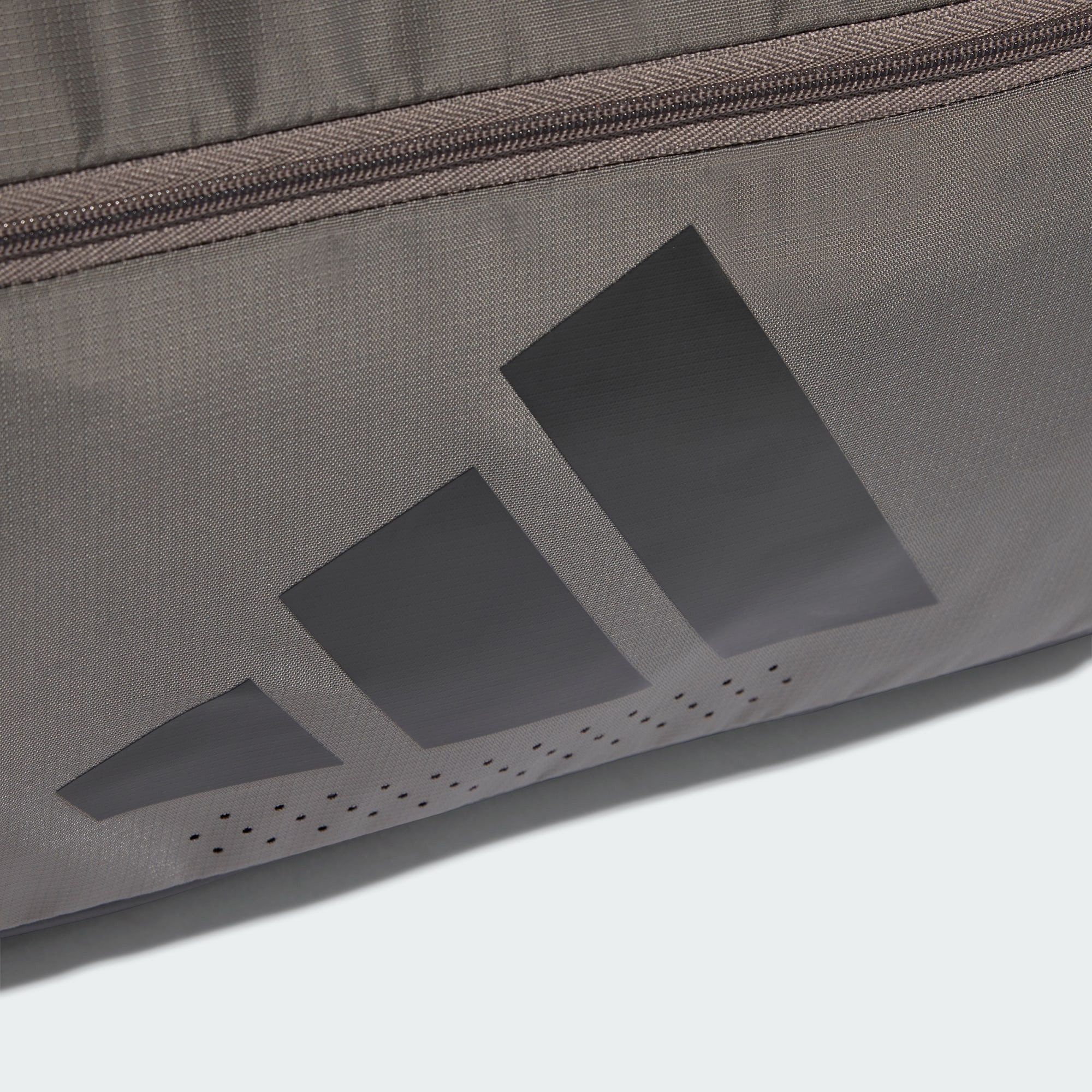 adidas Performance Reisetasche TRAINING DEFENDER DUFFELBAG MITTELGROSS (1-tlg)