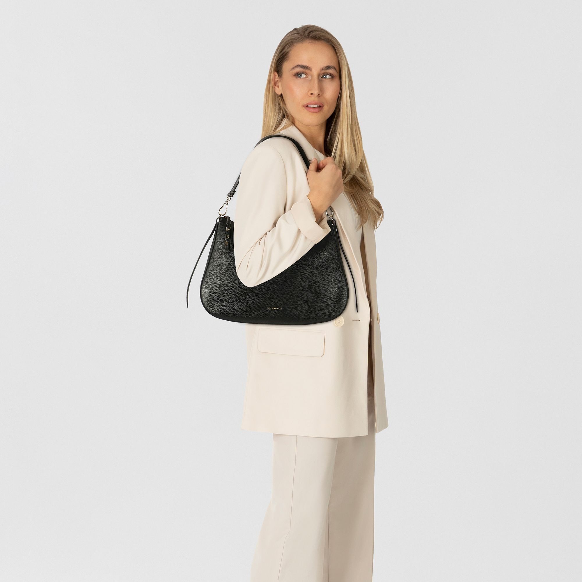 COCCINELLE Schultertasche Nory, Leder günstig online kaufen