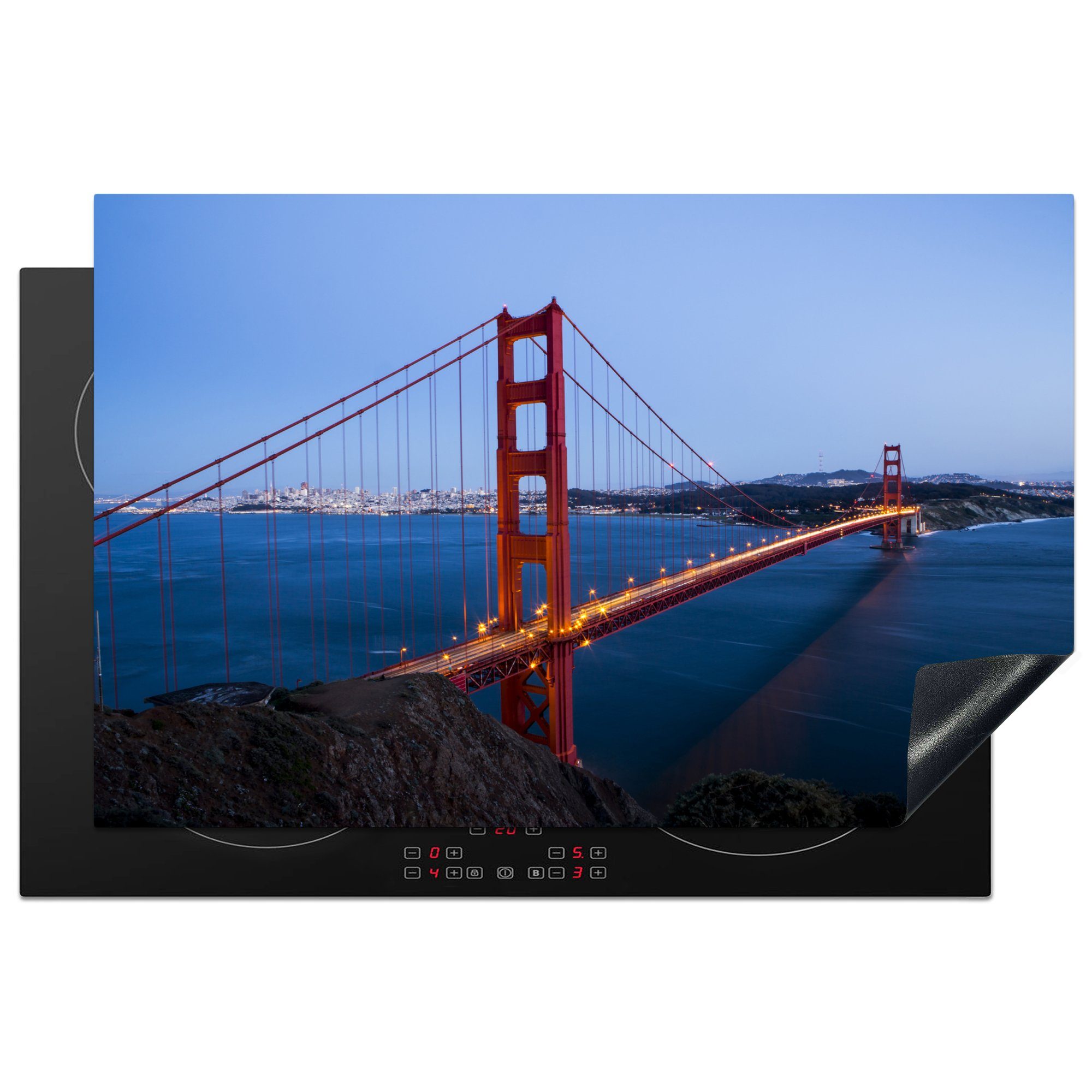 MuchoWow Herdblende-/Abdeckplatte Golden Gate Bridge am Abend beleuchtet, Vinyl, (1 tlg), 81x52 cm, Induktionskochfeld Schutz für die küche, Ceranfeldabdeckung
