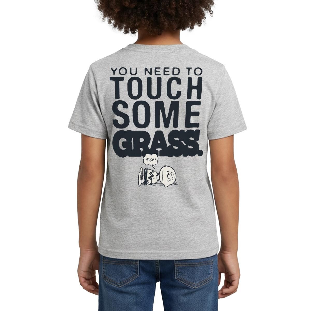 Spreadshirt T-Shirt Peanuts Touch Some Grass Charly Brown Kinder T-Shirt (1-tlg) Fällt klein aus. Wir empfehlen, eine Größe größer zu bestellen.