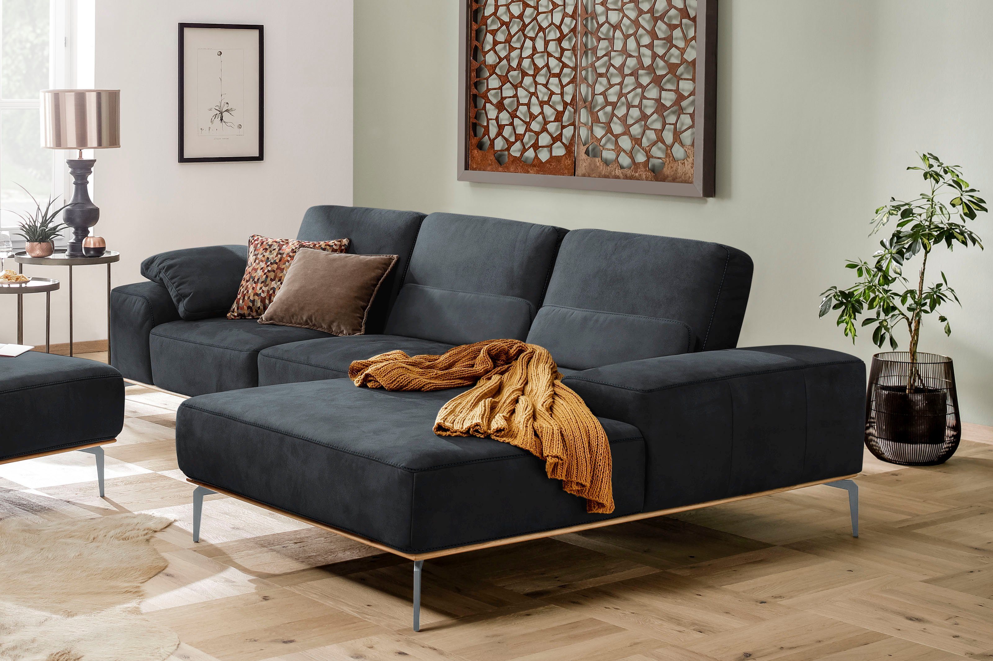 W.SCHILLIG Ecksofa run, Designsofa mit tollem Sitzkomfort, bequem, L-Form, mit elegantem Holzsockel, Füße in Silber matt, Breite 299 cm