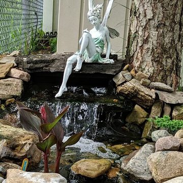 HYTIREBY Gartenfigur Sitzende Fee Gartendeko Figuren Gartenfiguren für Außen, (1 St), 22 cm Höhe Tudor Und Turek Sitzen Magische Fee Statue