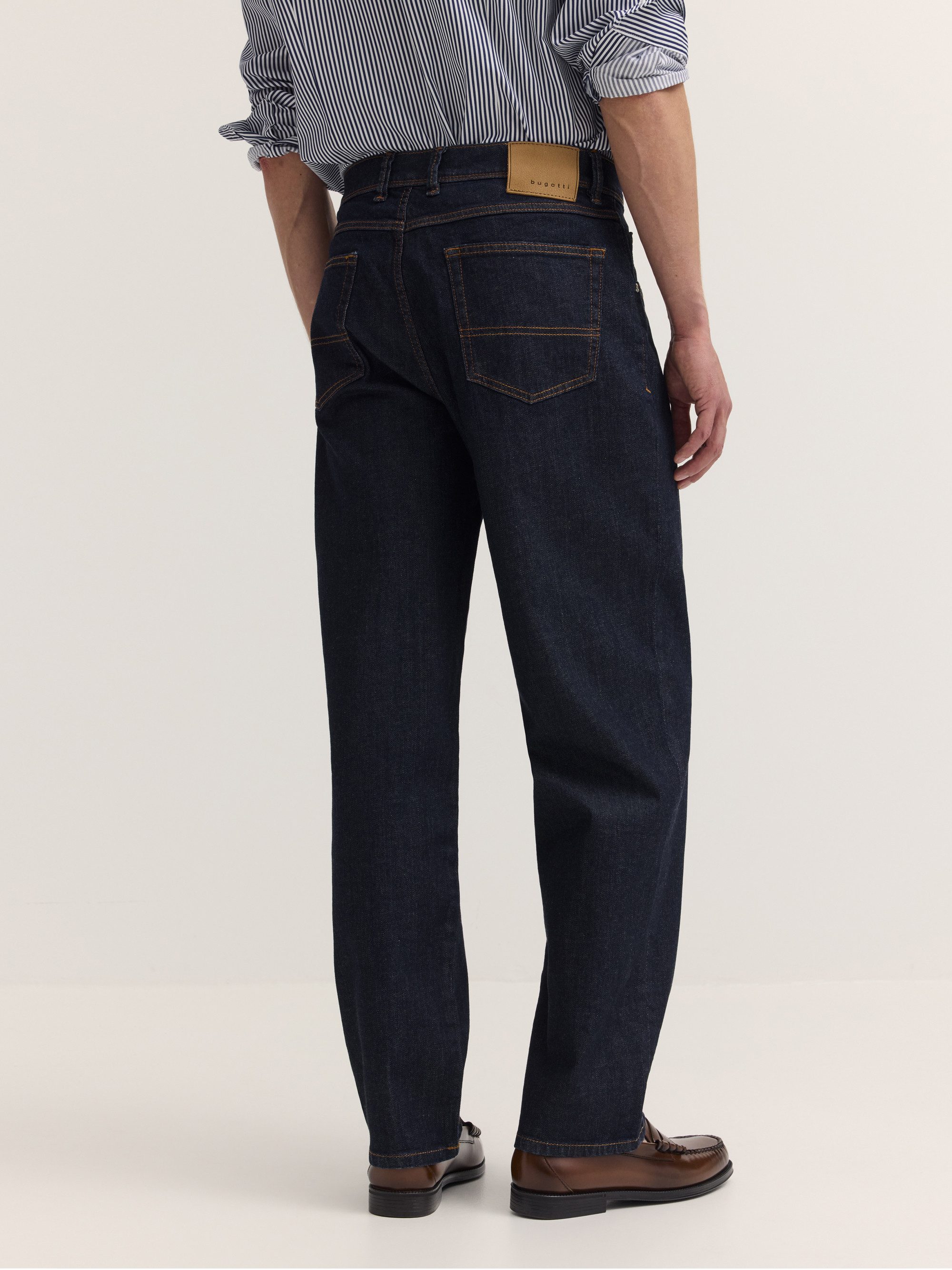 bugatti 5-Pocket-Jeans Loose Fit aus Kaihara Raw Denim
