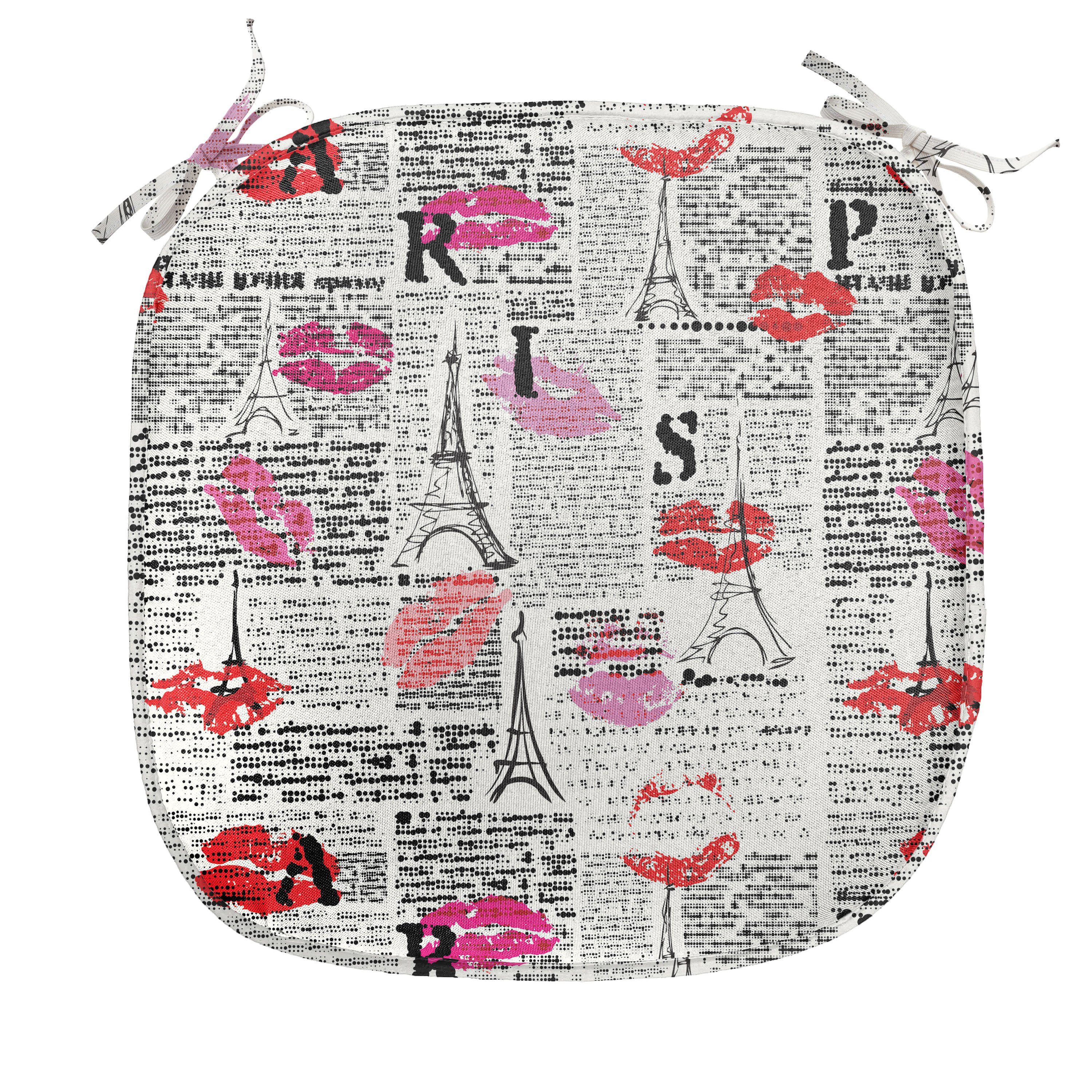 Abakuhaus Stuhlkissen Dekoratives wasserfestes Kissen mit Riemen für Küchensitze, Paris Zeitung Lippenstift-Kuss