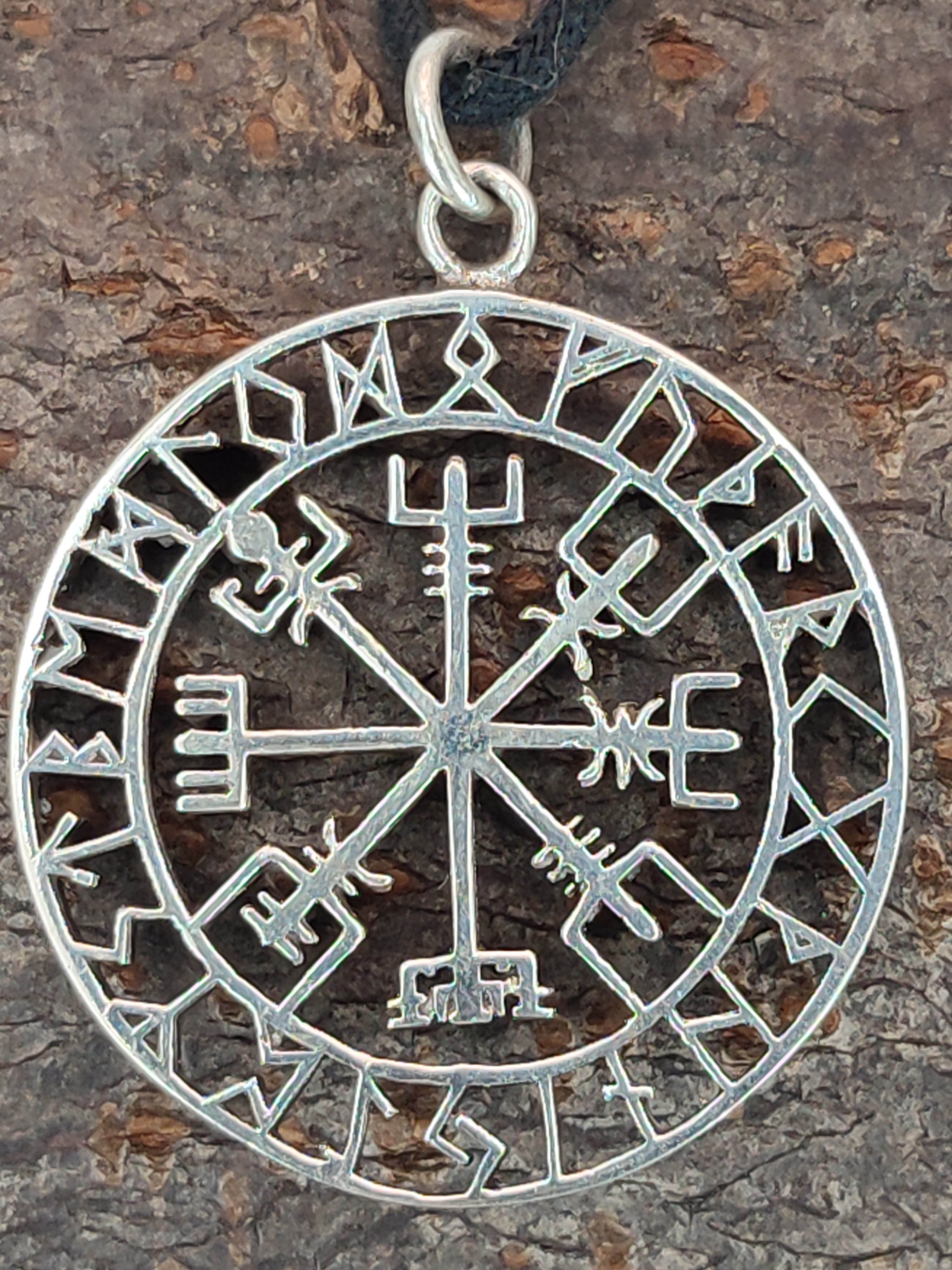 Silber Weg of Kettenanhänger Wikingerkompass Runen Vegvisir Kompass Kiss Wikinger Anhänger Leather