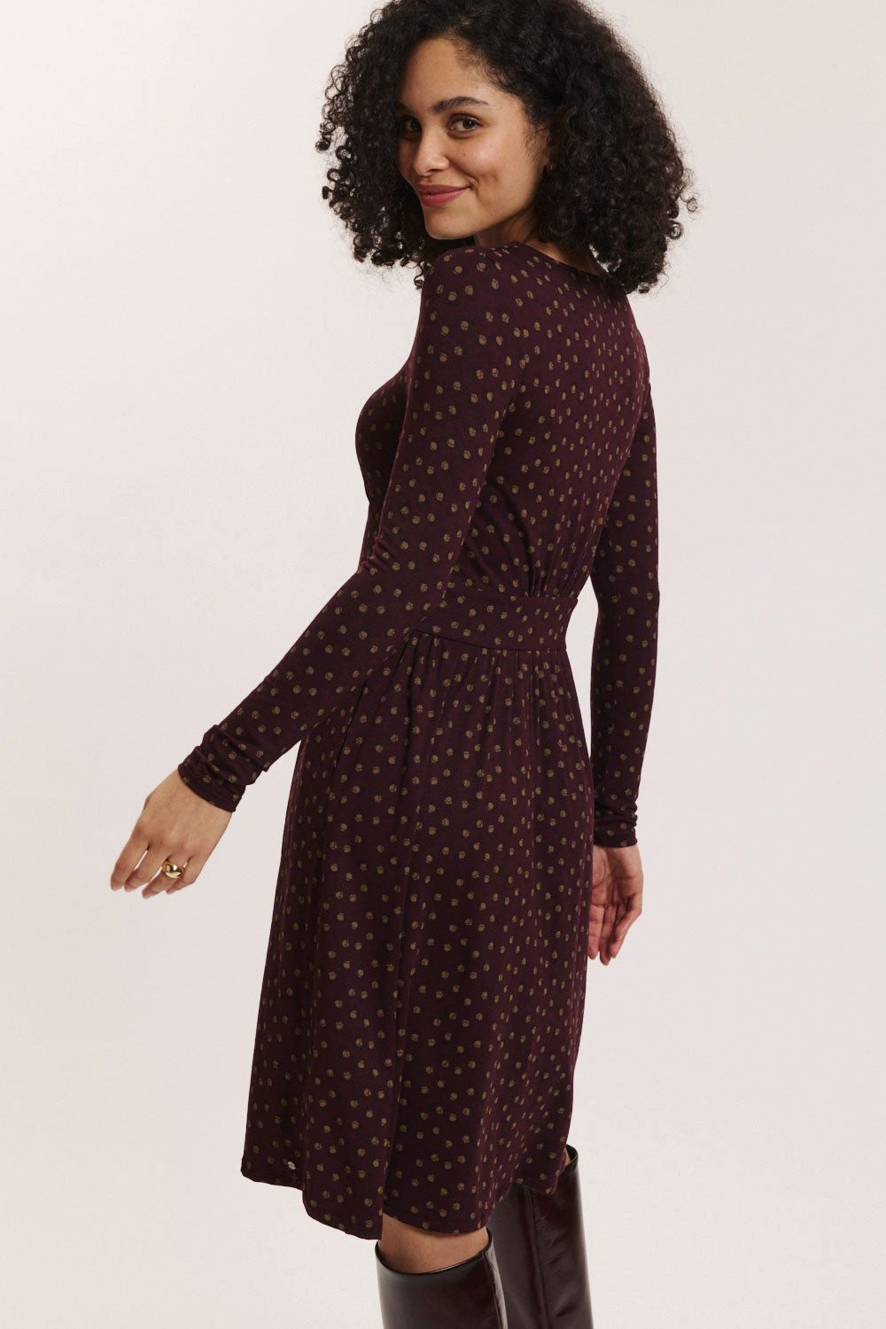 Tranquillo Jerseykleid Damen Corinnee aus EcoVero™ Viskose U-Boot-Ausschnitt feminin Taschen (Einzelartikel) Langarmkleid mit schwingendem Rock & breitem Taillenband, Raffung vorn