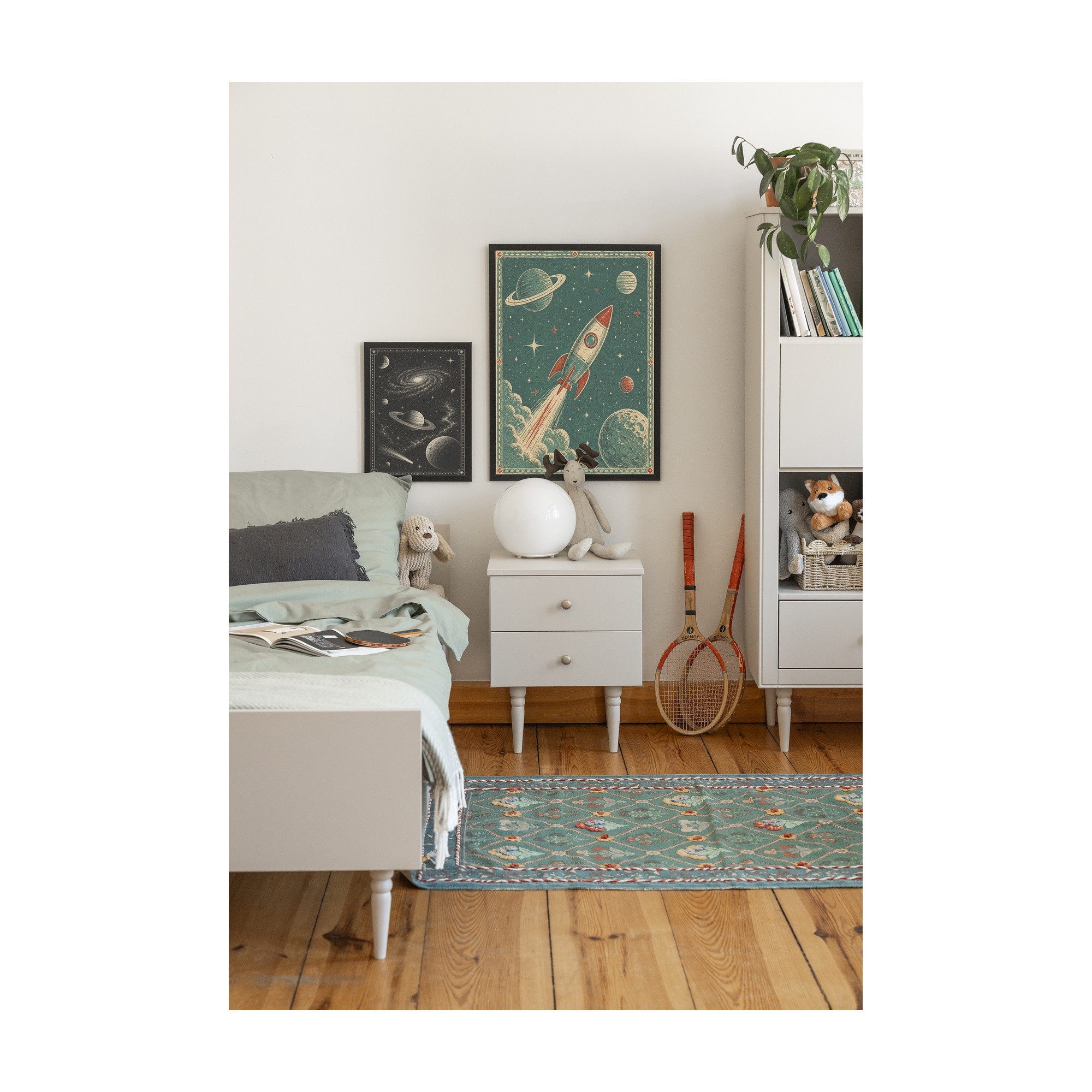 Raumhirsch Furniture Nachttisch Eleganter Nachttisch PETITE mit 2 Schubladen (Maße: 45 x 41 x 54,6 cm (2 Schubladen, Füße aus massivem Buchenholz), Stil skandinavisch mit Art-Déco-Elementen, Soft-Close-System