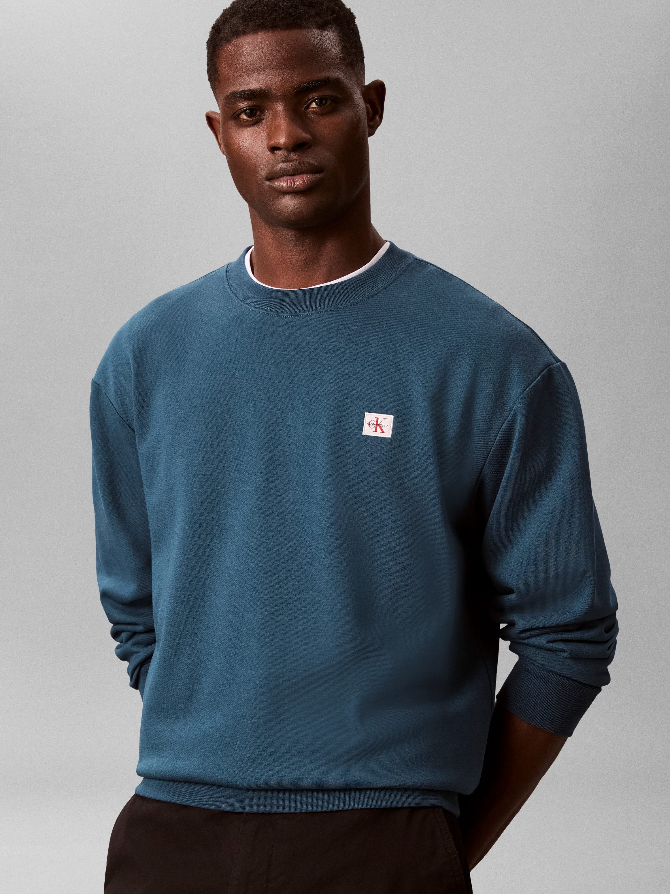 Calvin Klein Jeans Sweatshirt 400GSM TRRY BDG CRWN Mit Rundhalsausschnitt