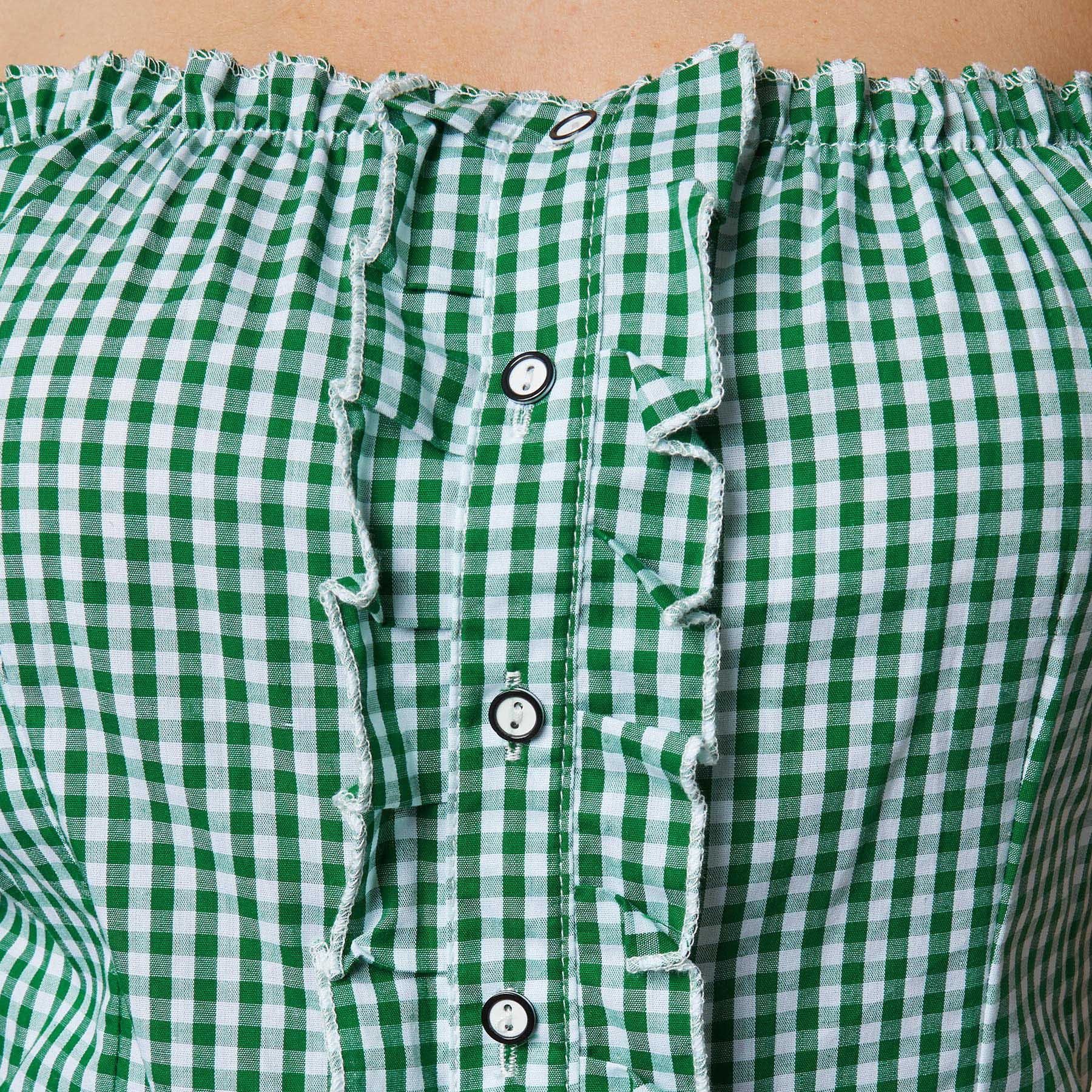 dressforfun Trachtenbluse Kurzärmelige Dirndlbluse aus reiner Baumwolle mit Carmen-Ausschnitt (Landhausbluse Ina, in grün/weiß) Rüschen-Knopfleiste, Rückenschnü – Bild 3 von 5