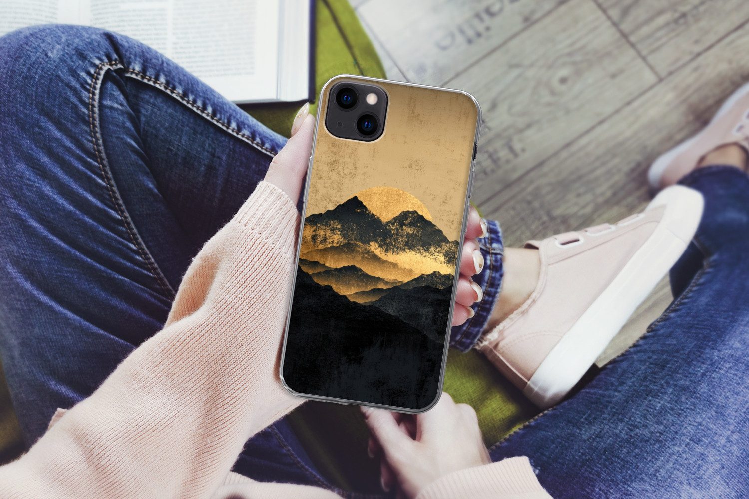 MuchoWow Handyhülle für Apple iPhone 13 mini Goldene Berge bei Mondschein, Smartphone-Bumper, Print, Handy Schutzhülle Dünn